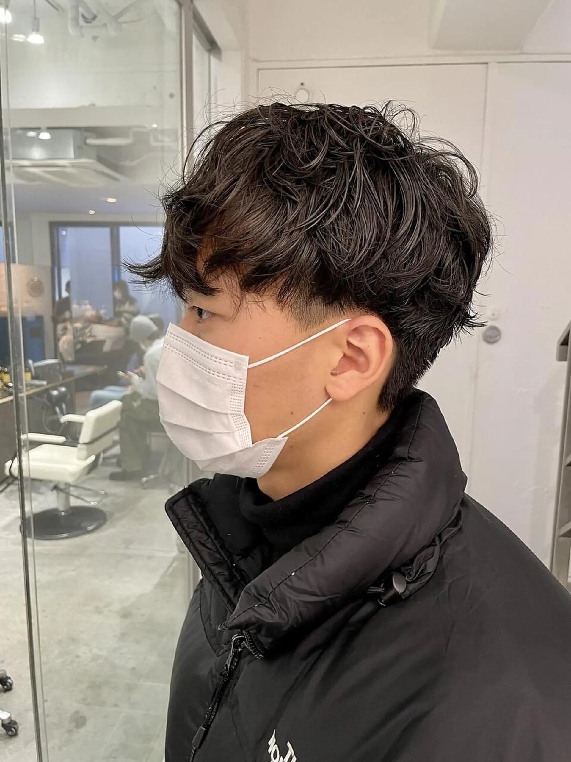 ショート カラー パーマ ヘアアレンジ メンズ メンズバレイヤージュ メンズブリーチ センターパート フェードカット メンズハイライト ハイトーン/レイヤー 🌸さくらのヘアスタイル