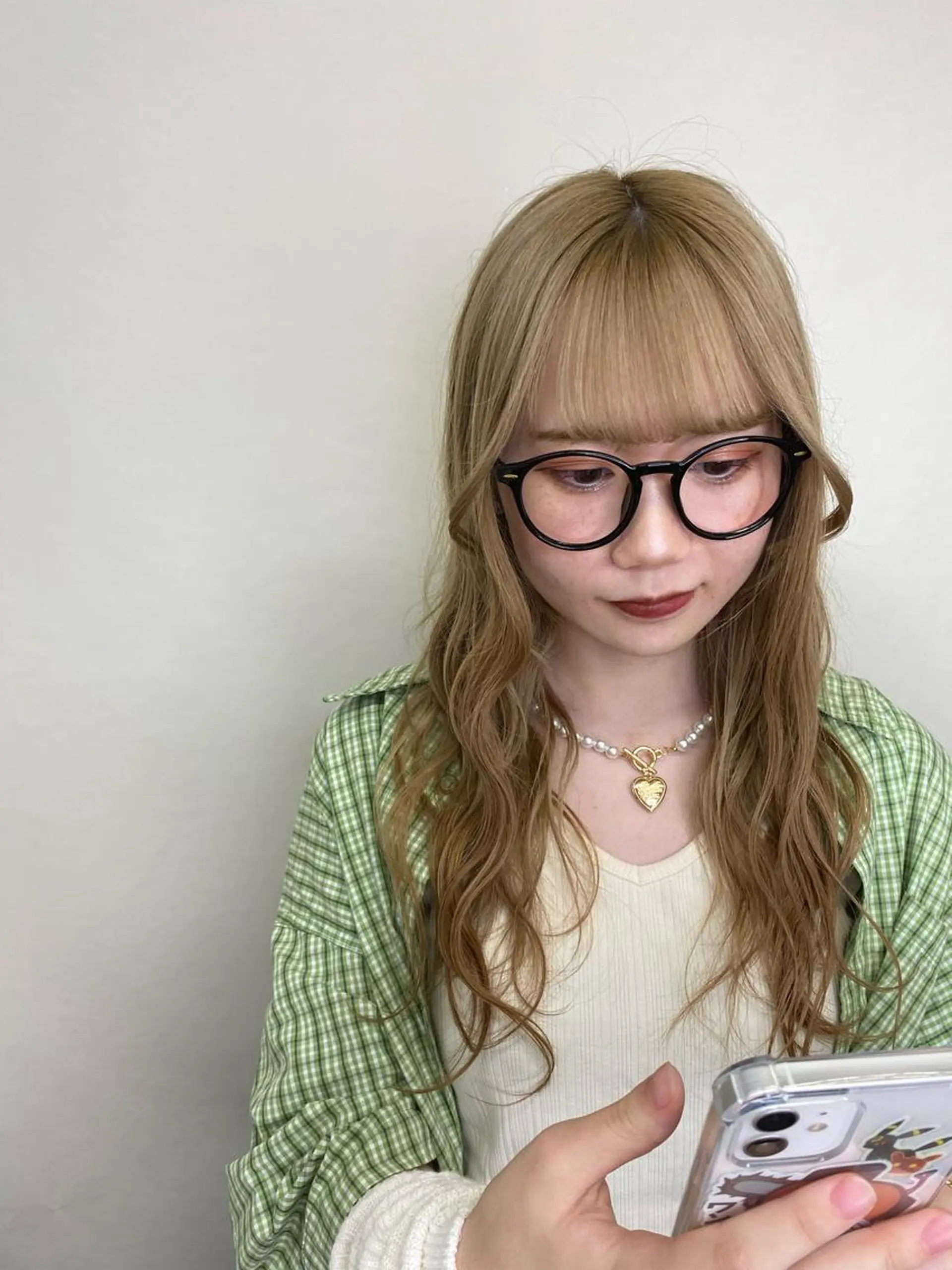 ミディアム カラー 藤野 凪沙のヘアスタイル