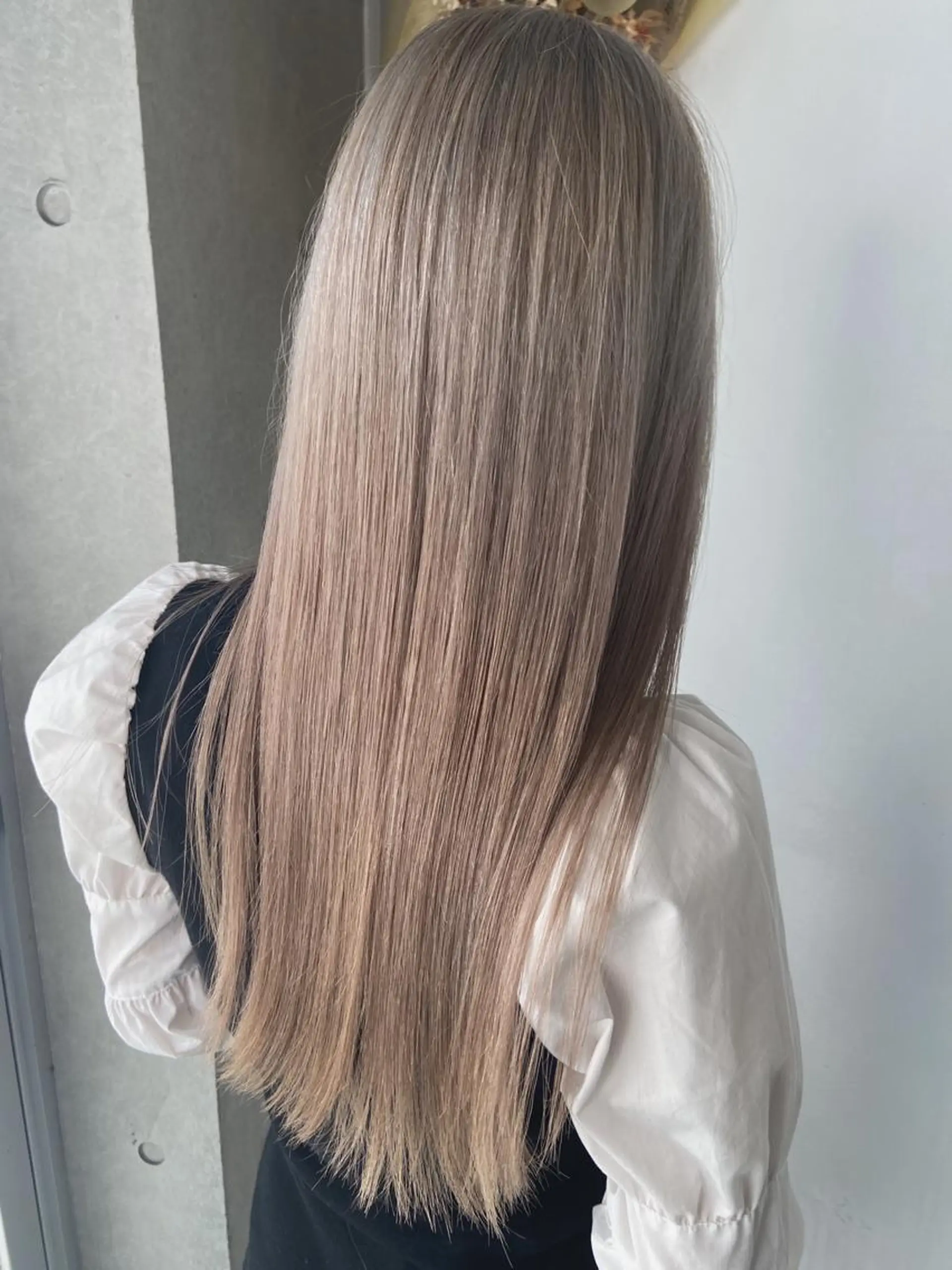 ロング カラー ベージュカラー ミルクティーベージュ 後藤 卓哉のヘアスタイル