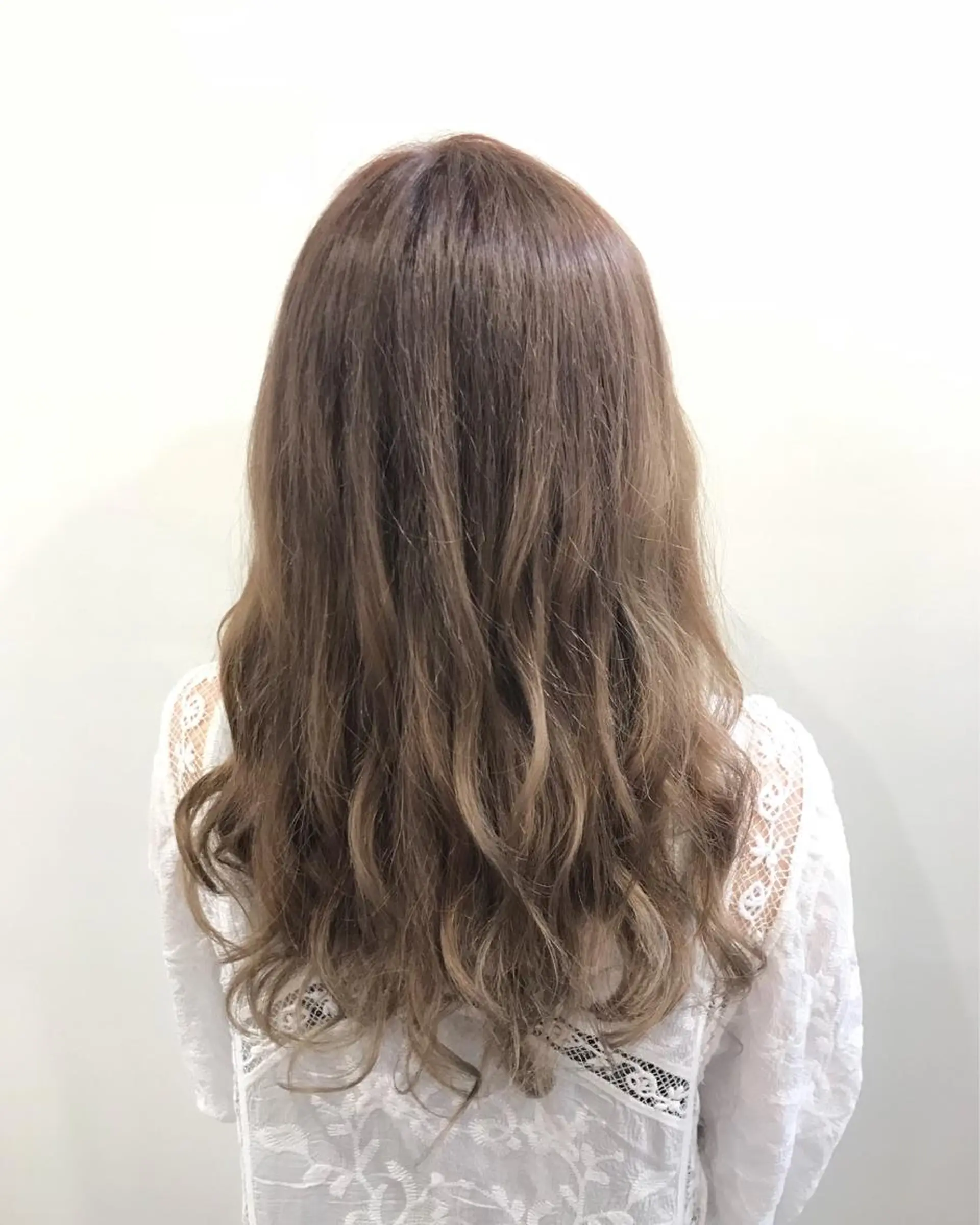 セミロング カラー EMANON横浜所属・平尾 拓也のヘアスタイル