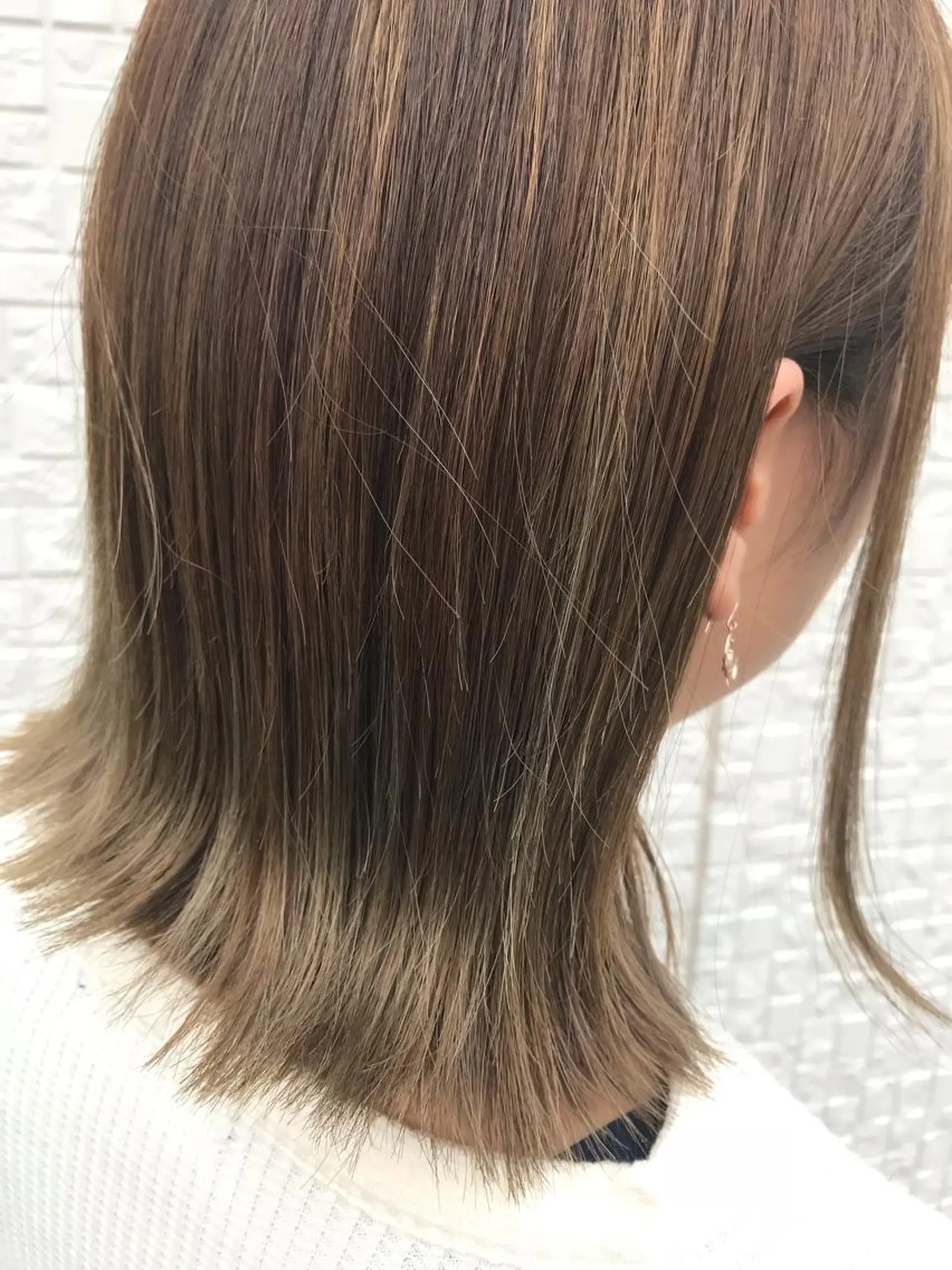 ミディアム カラー 切りっぱなしボブ グラデーションカラー ハイライトカラー ボブ ハイライト 藤井 健のヘアスタイル