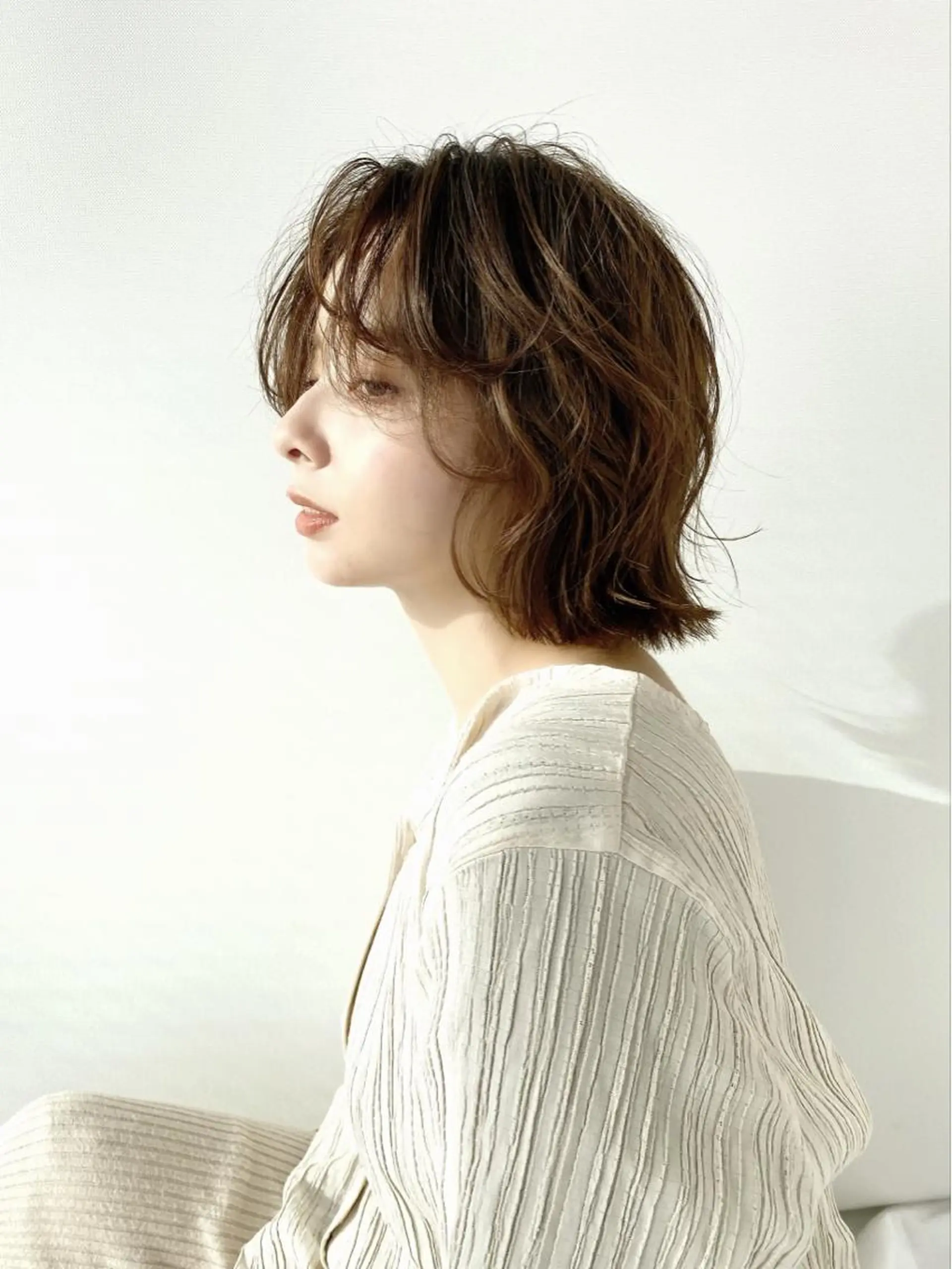 ミディアム カラー アッシュ アッシュブラウン ブラウンカラー 透明感カラー ボブ ボブ・レイヤーカット 吉敷航一のヘアスタイル