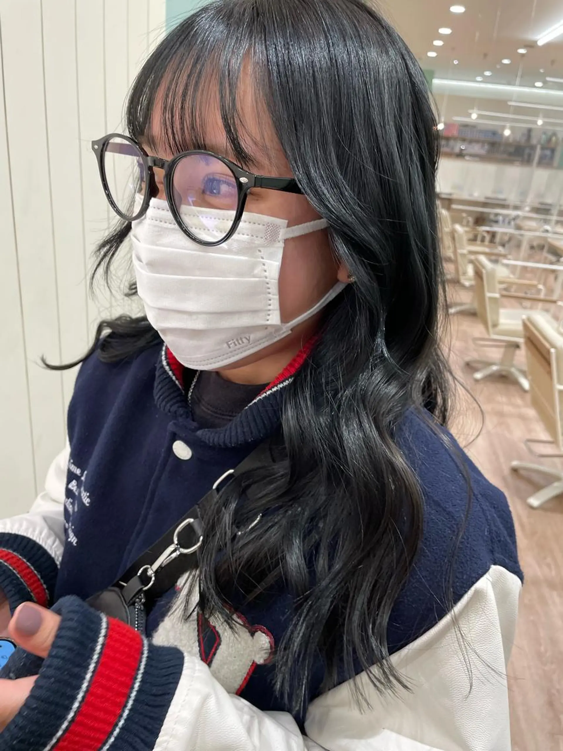 ロング カラー 黒髪 ブルーカラー ブルーブラック レイヤー／大宮／韓国 🤍AYA🤍のヘアスタイル