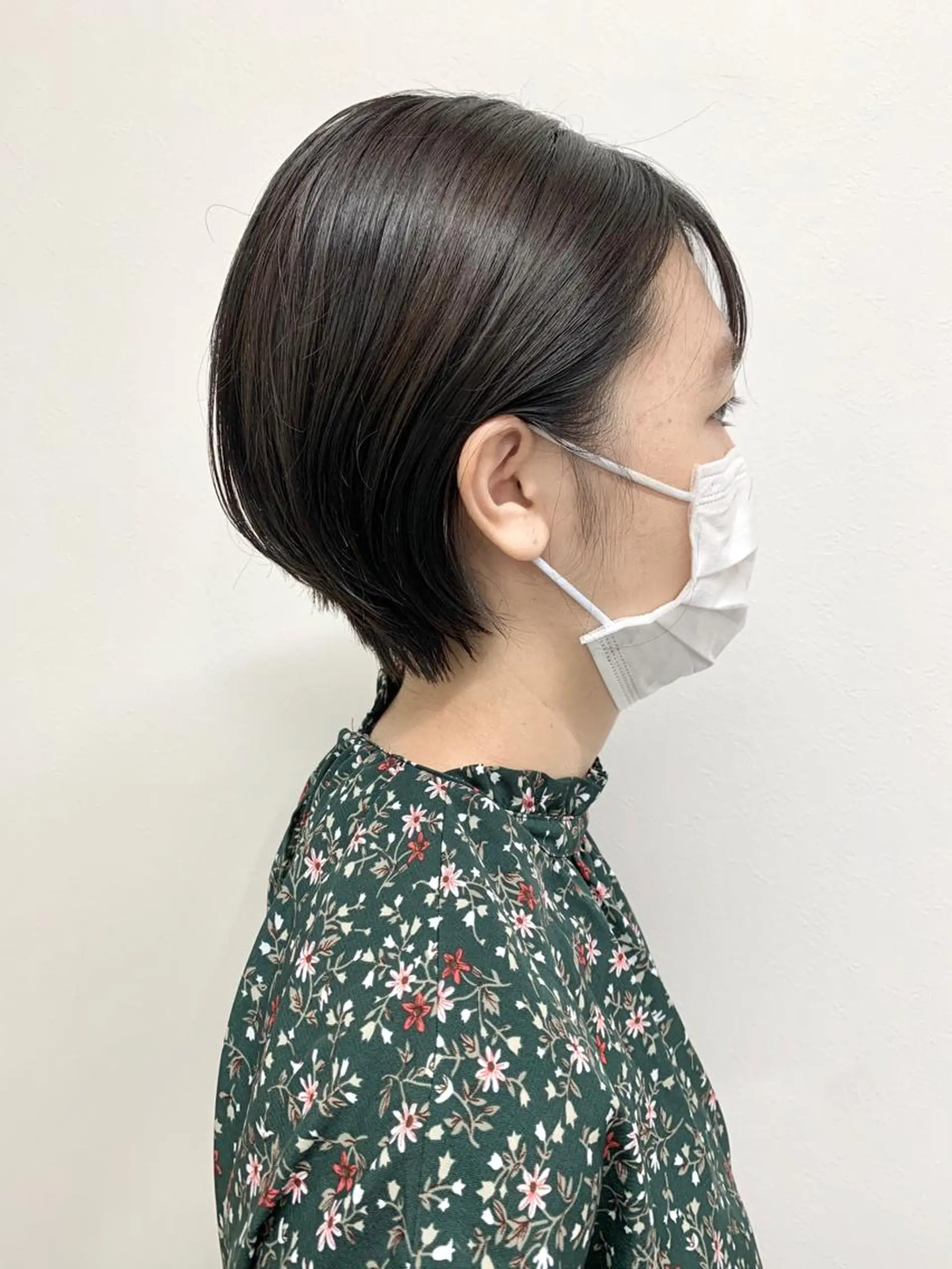 ショート カラー 肌に馴染む暗髪 梅田・増田のヘアスタイル