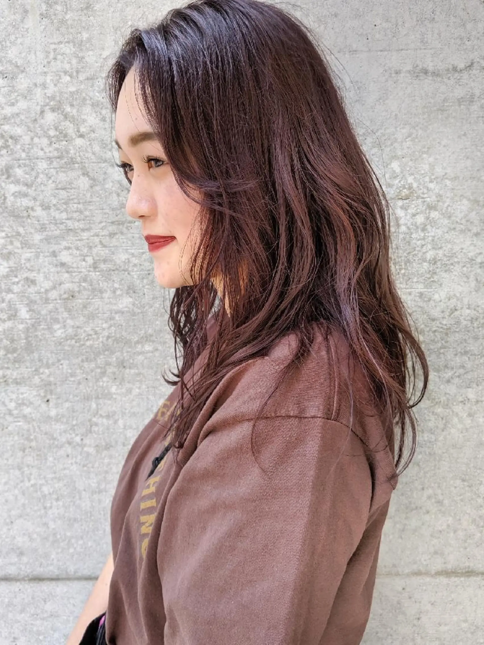 セミロング カラー ヘアアレンジ カシス ピンクカラー カット ヘアカラー トリートメント mowen RUIのヘアスタイル