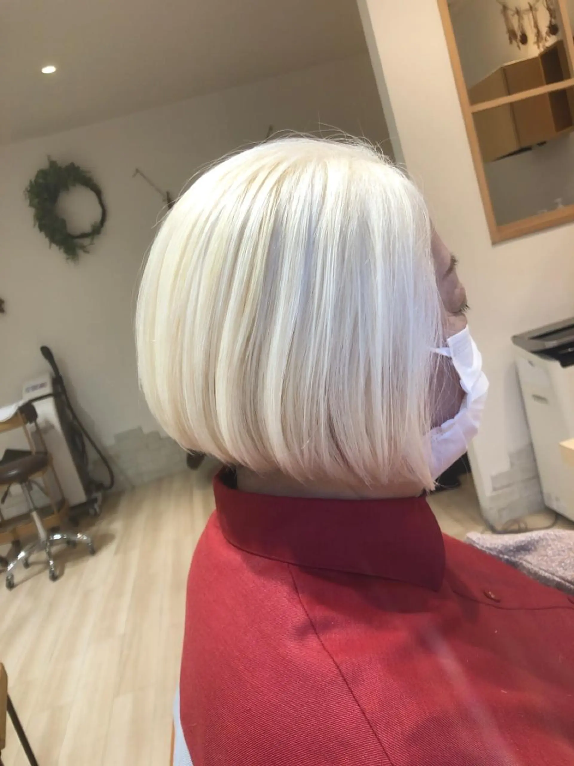 ショート カラー パーマ ヘアアレンジ ベージュカラー ブリーチ ホワイトベージュ ボブ カット ヘアカラー トリートメント 【ツヤ髪美容師】 ツダケイスケのヘアスタイル