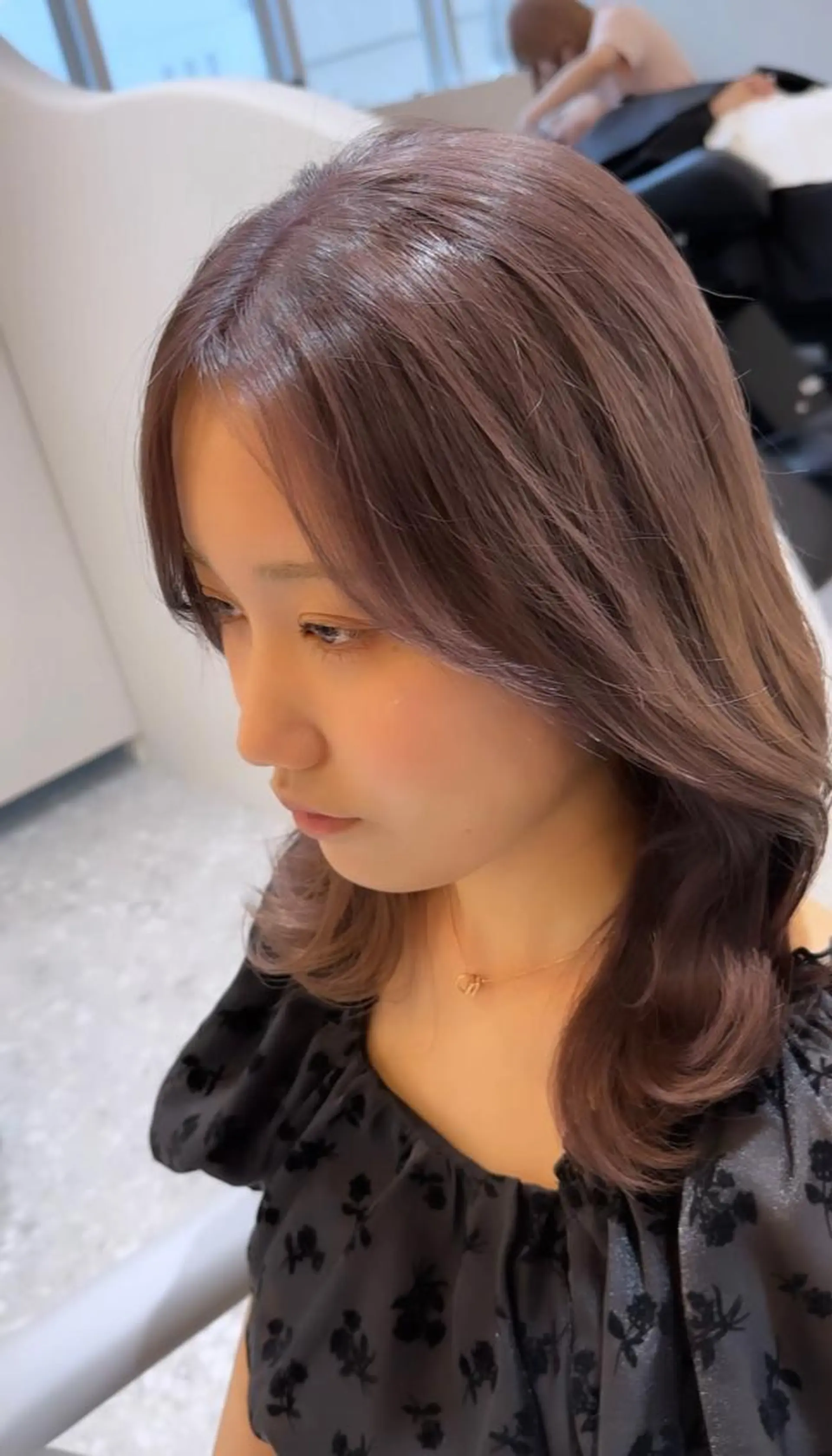 ミディアム カラー カット ヘアカラー トリートメント ヘッドスパ 髪質改善/韓国ヘア レイヤー/新宿/ロミのヘアスタイル