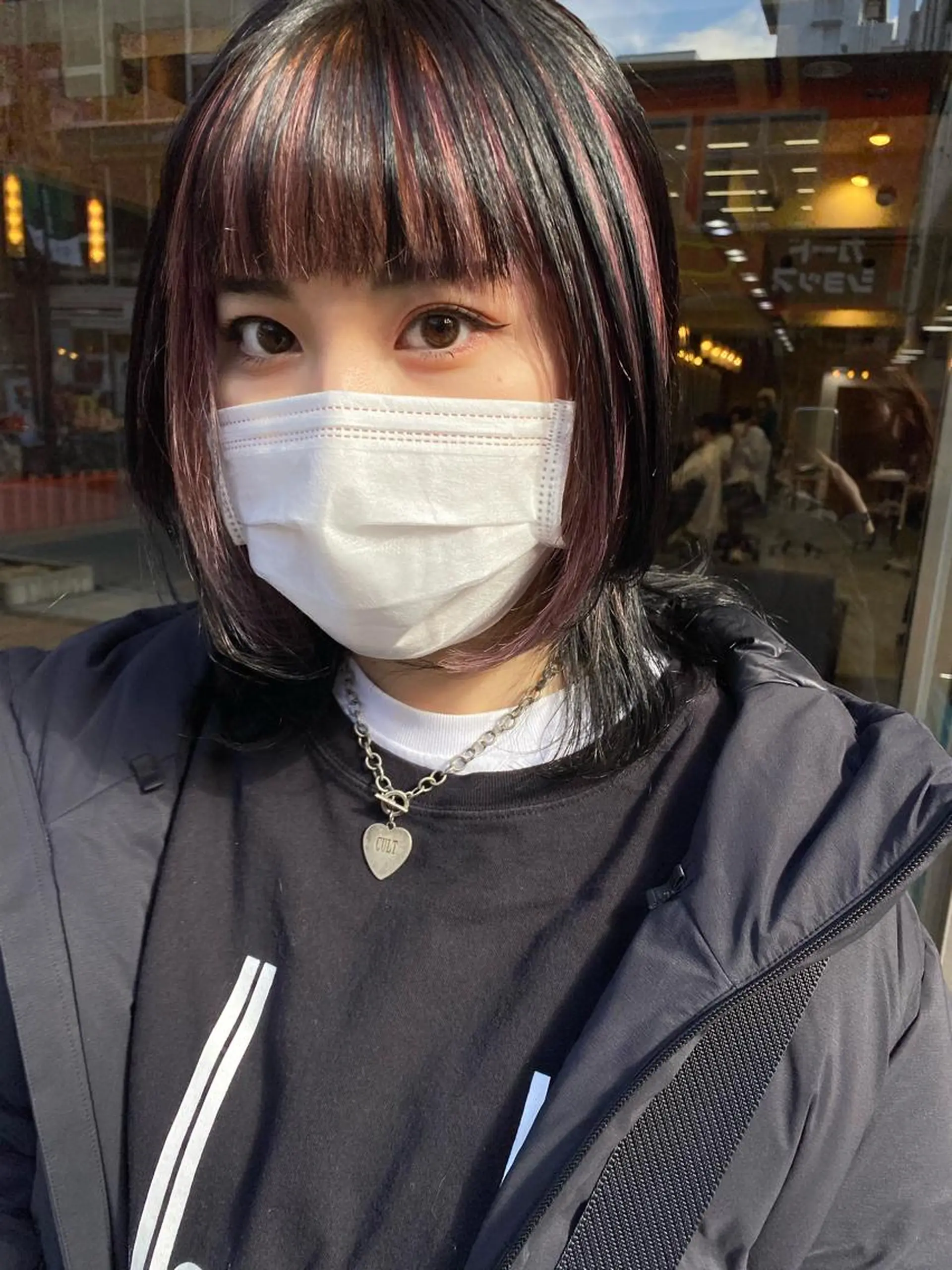 ミディアム カラー パーマ ヘアアレンジ メンズ キッズ ネイル mana 暖色カラーカットのヘアスタイル