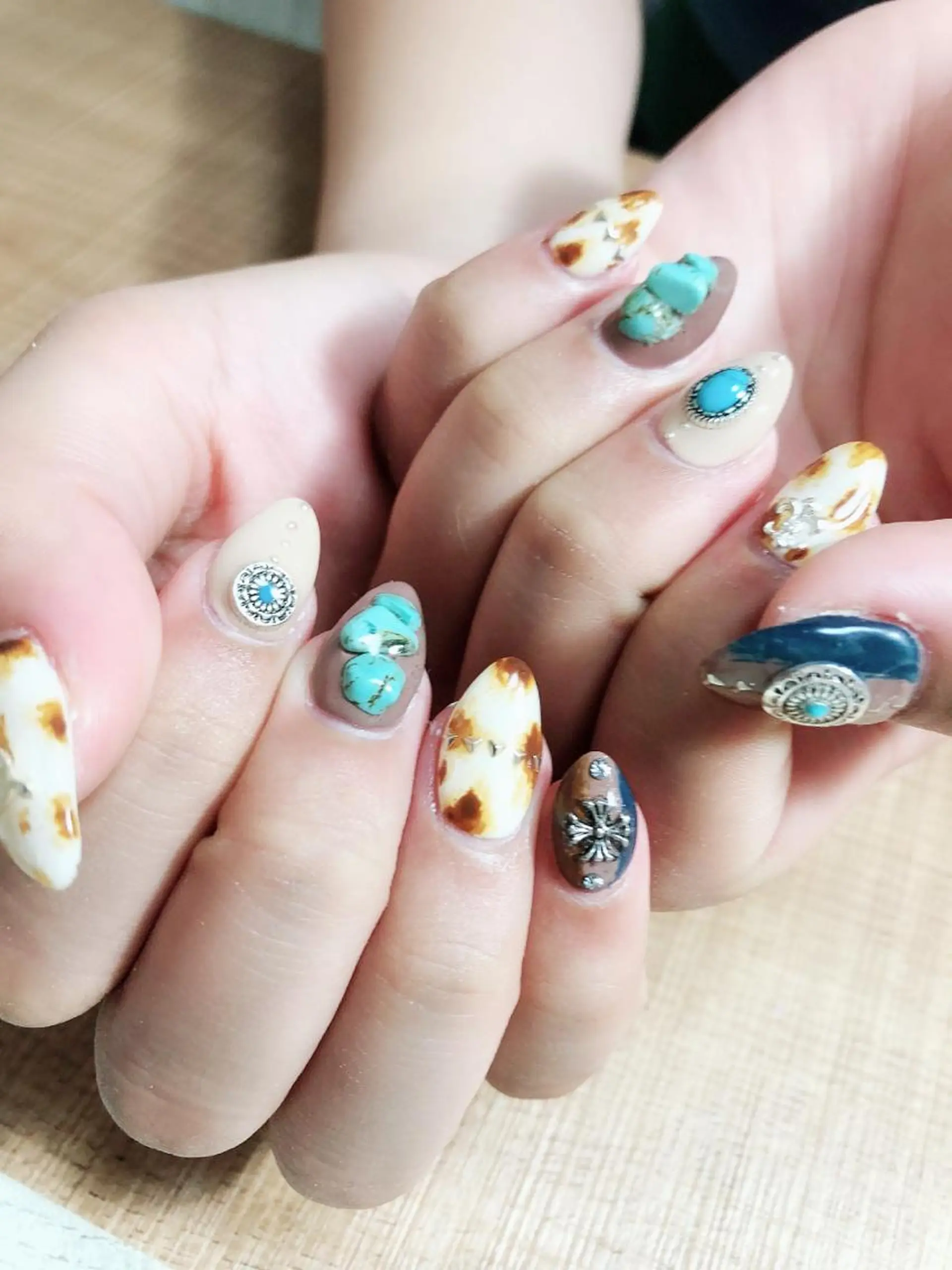 ネイル 安藤 Charlotteのネイルデザイン