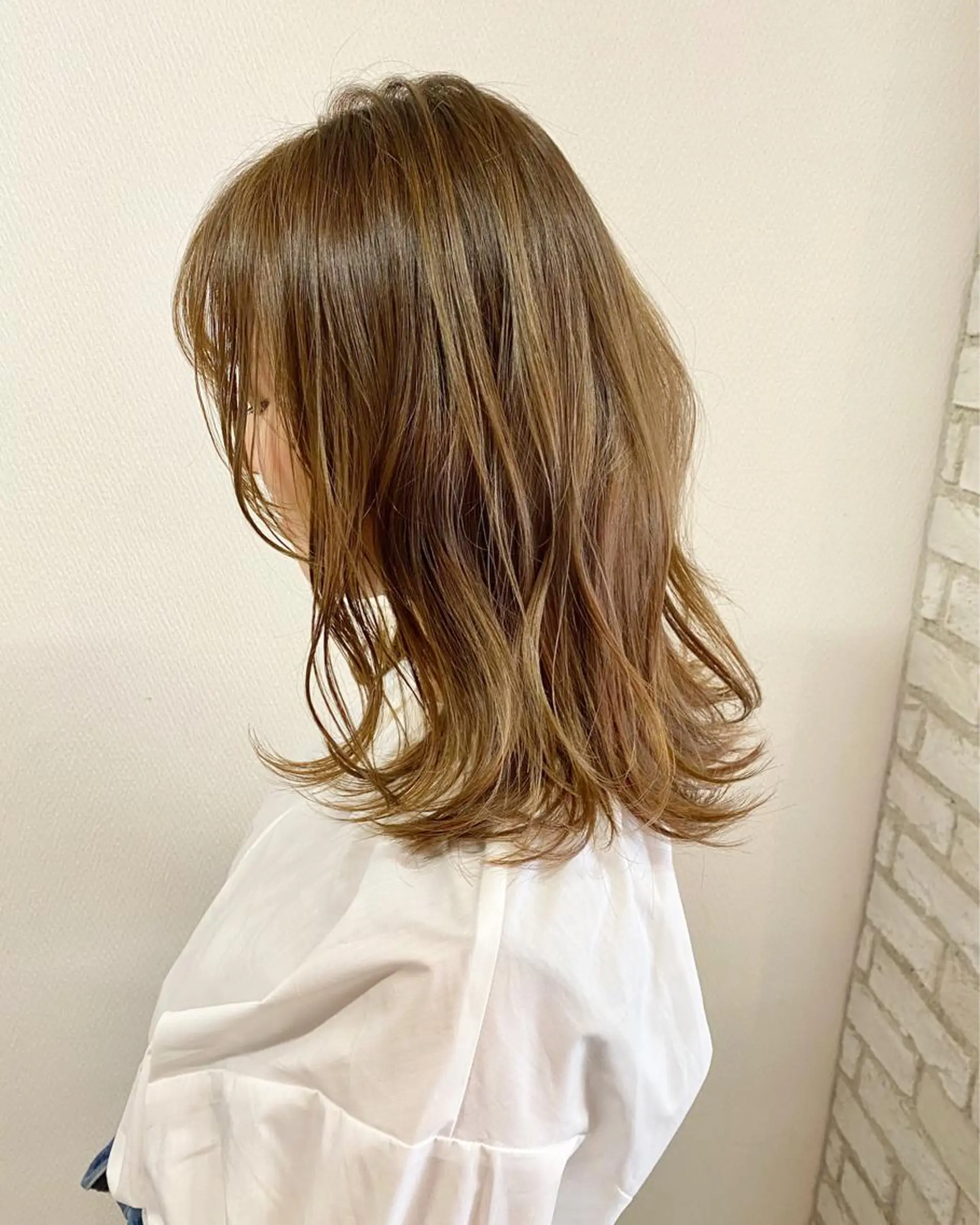 セミロング ヘアカラー トリートメント 山本 茉希のヘアスタイル