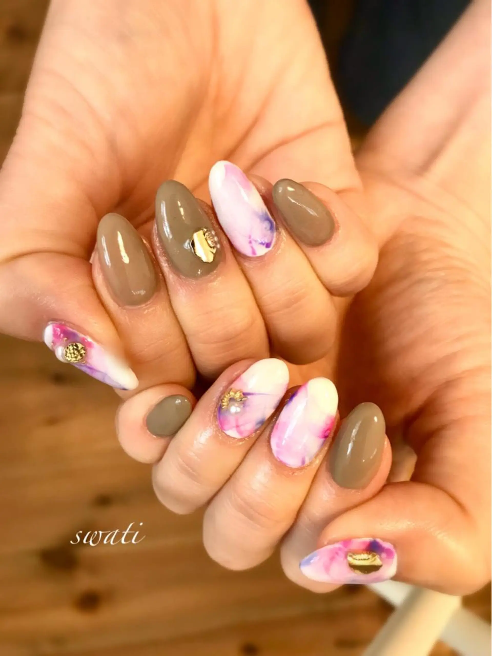 ネイル アートネイル ニュアンスネイル オフィスネイル シンプルネイル 春ネイル yuko （ネイリスト）のネイルデザイン