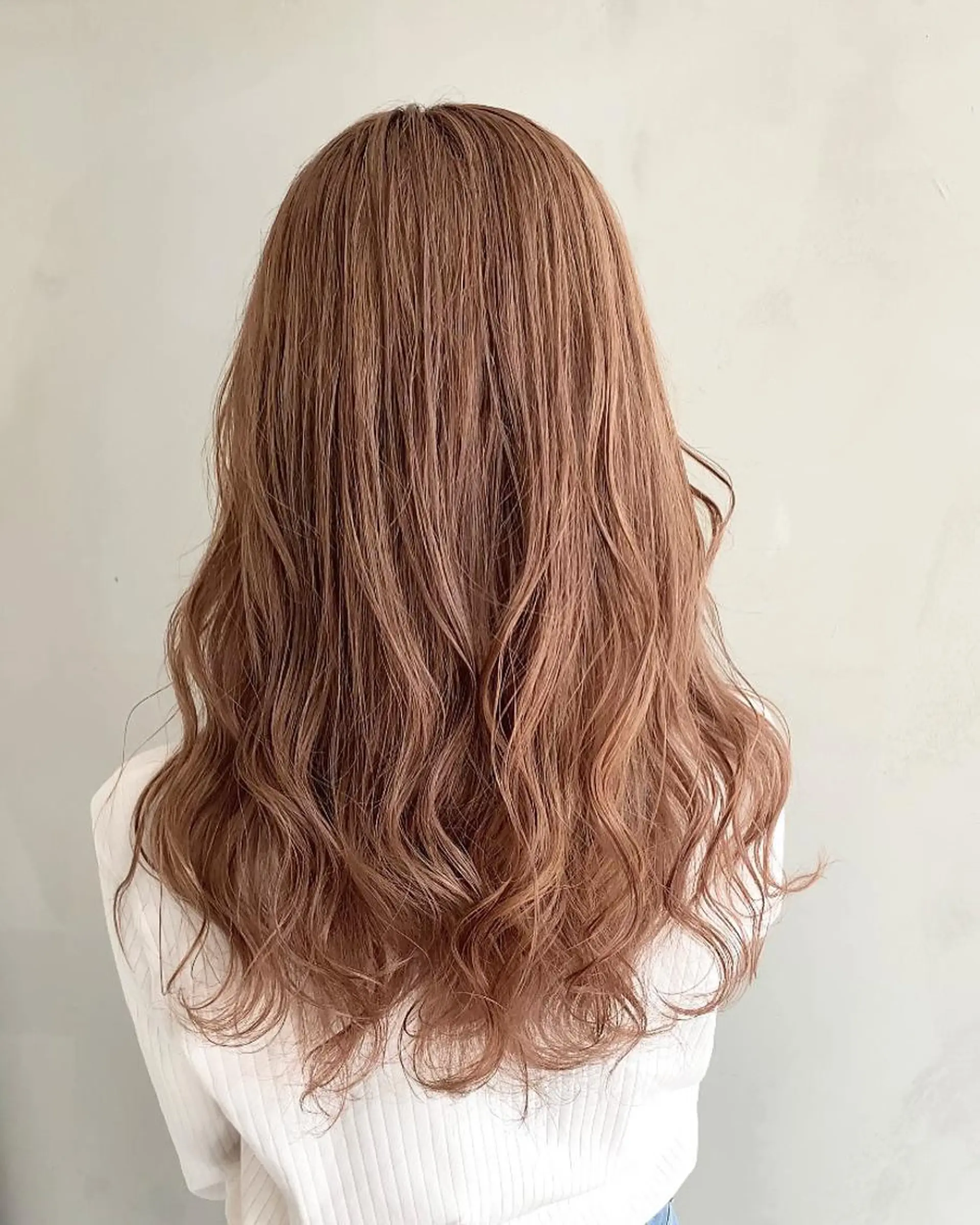 ロング カラー リサ tonieのヘアスタイル