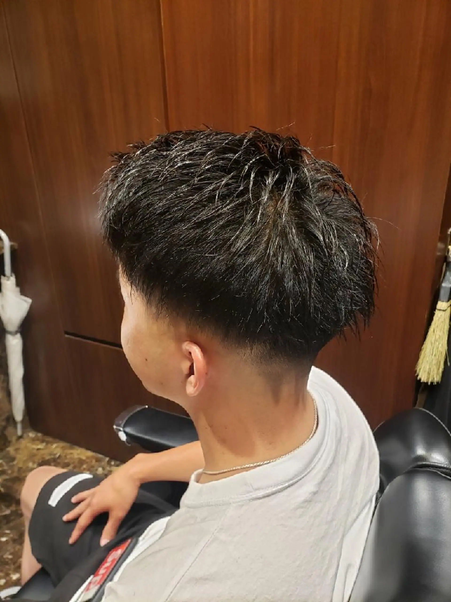 ショート メンズ ヘアアレンジ フェードカット ツーブロック barber shopのヘアスタイル