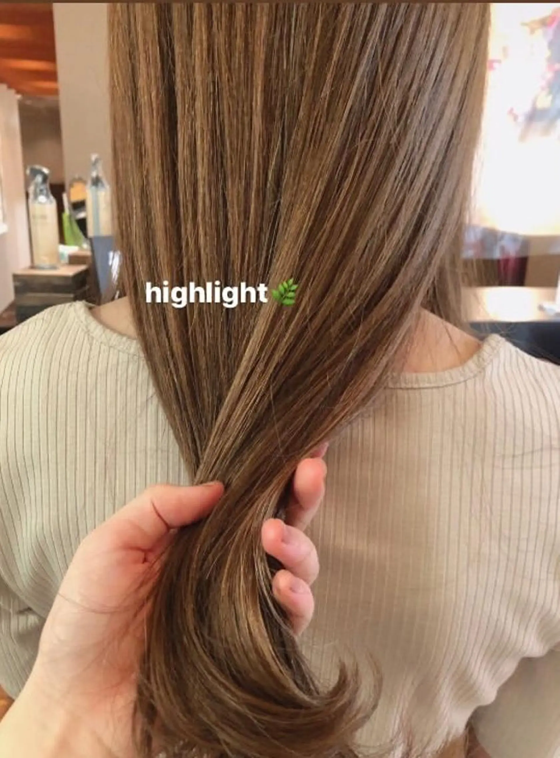 ロング カラー ブリーチ ハイライトカラー ハイライト ヘアカラー レイヤーカット🎀 kanaのヘアスタイル