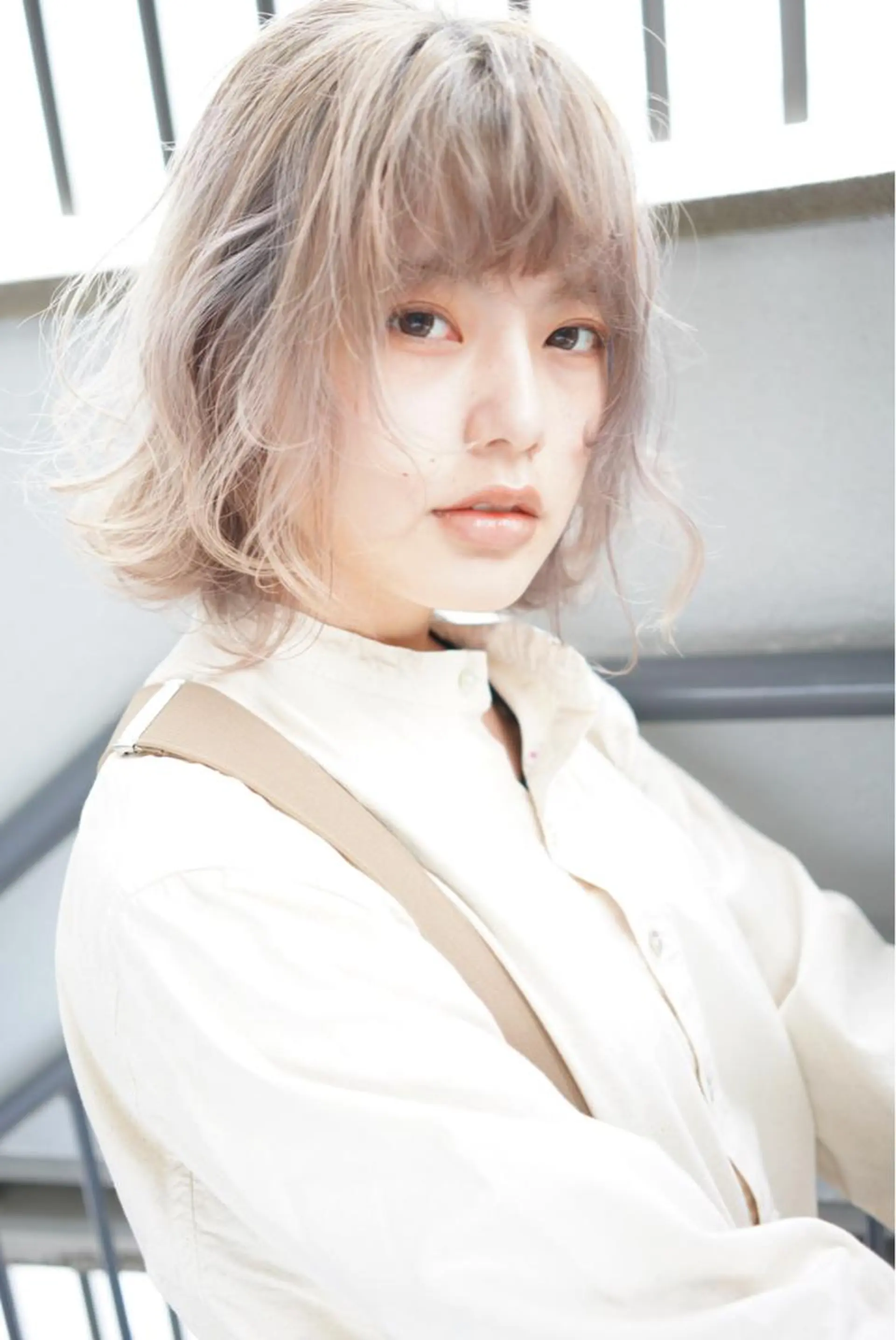 ミディアム カラー ヘアカラー トリートメント ハイトーン/レイヤー /ケアブリーチ石川治のヘアスタイル