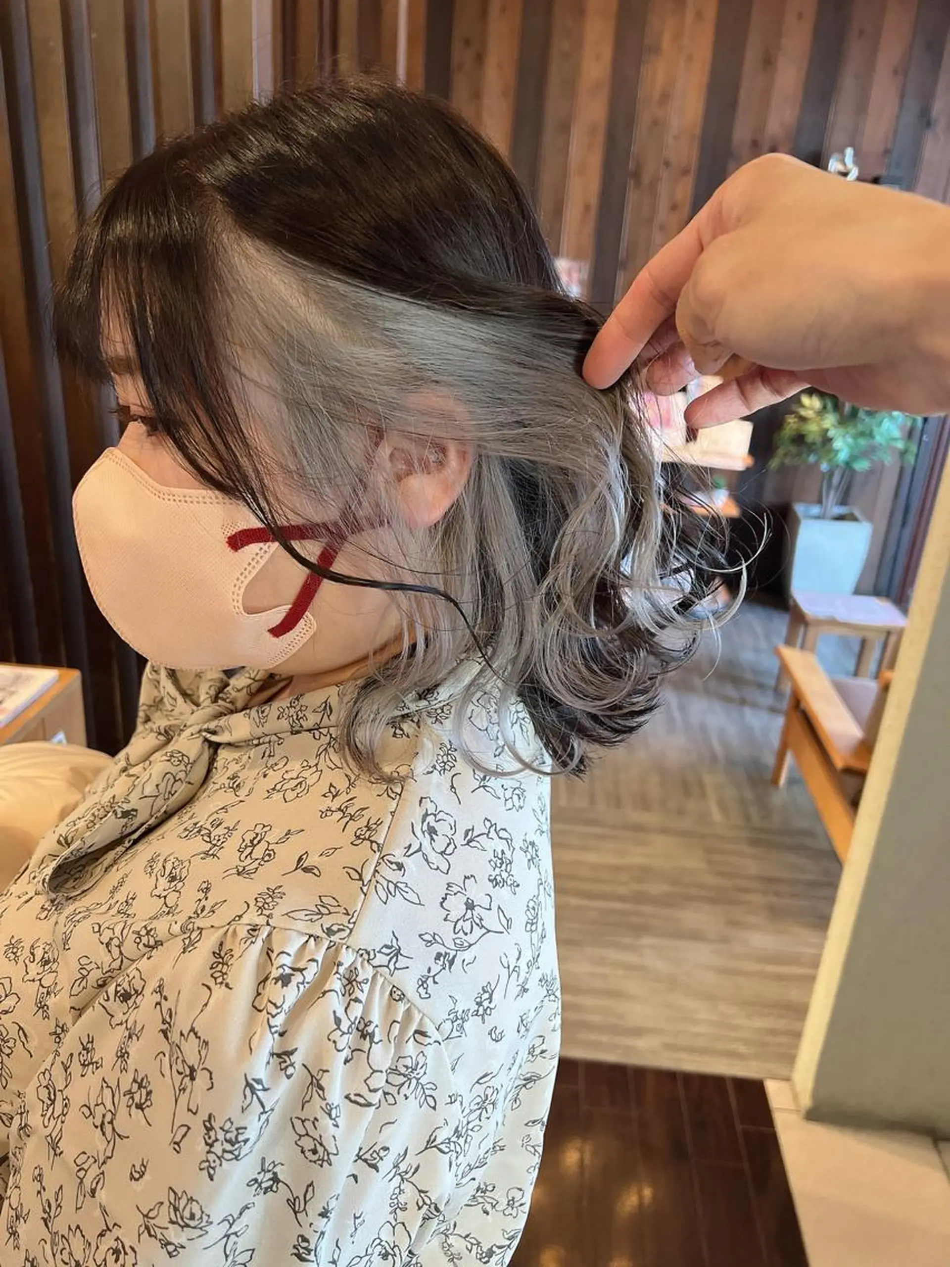 ミディアム カラー ヘアカラー トリートメント 具志 正太のヘアスタイル