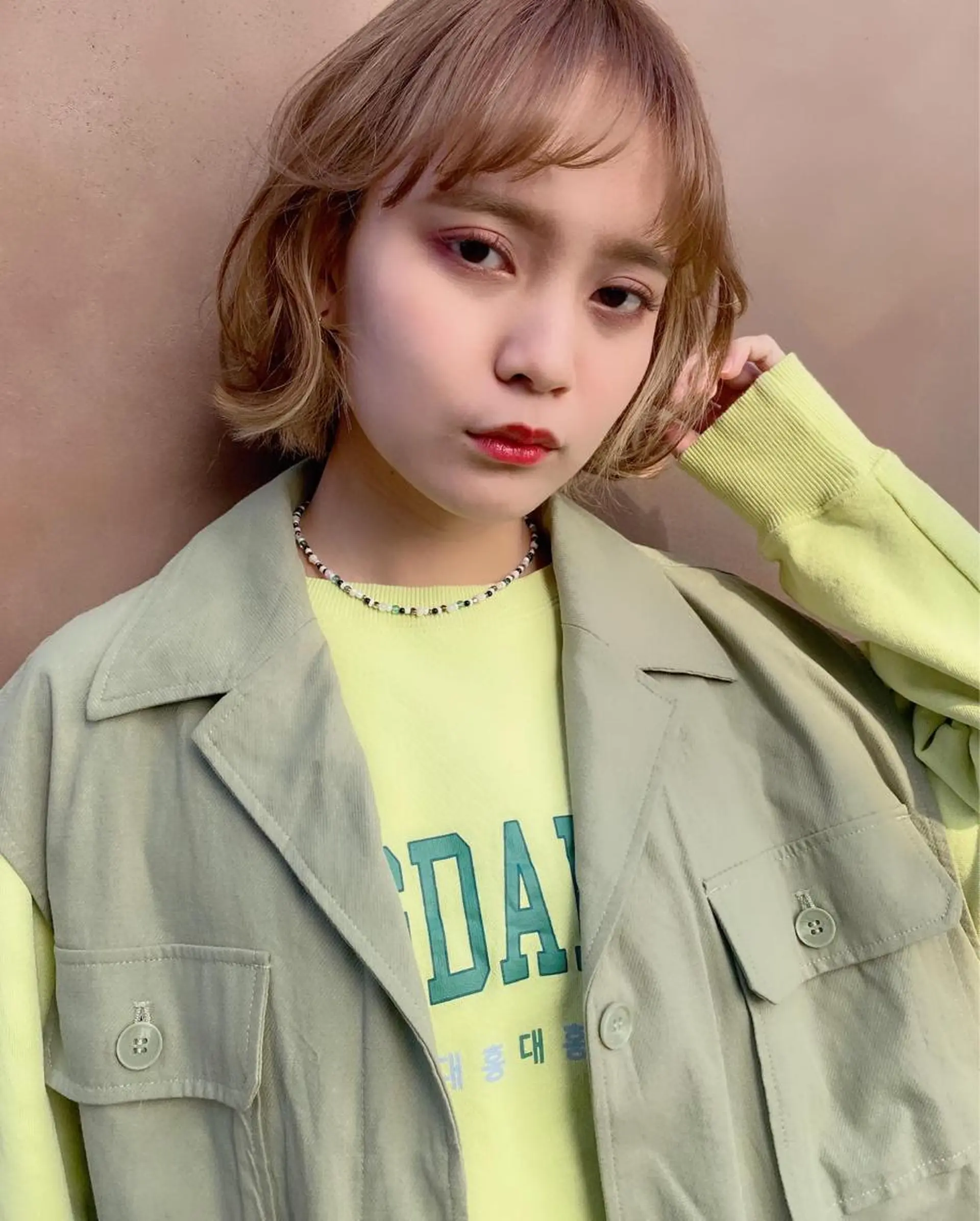 ショート カット ヘアカラー トリートメント 岡野 静華のヘアスタイル