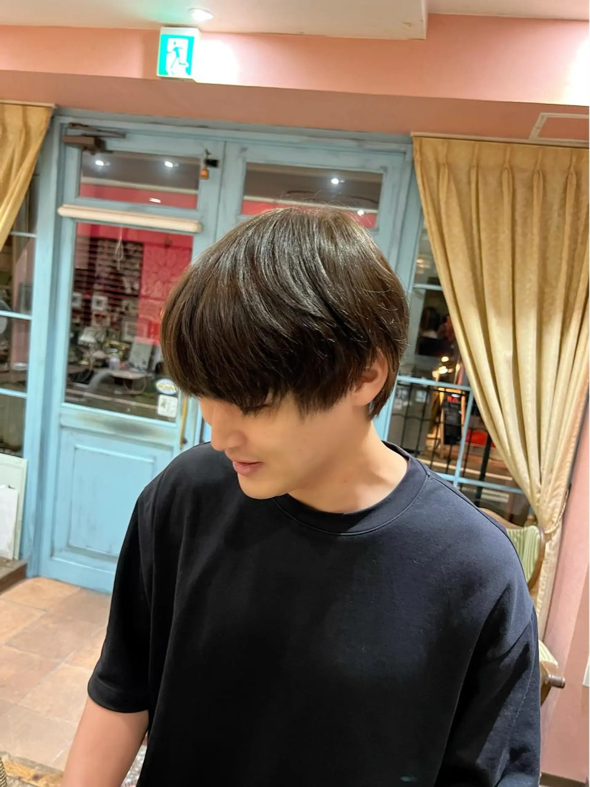 ショート PON　ハイトーン ショートカット心斎橋のヘアスタイル