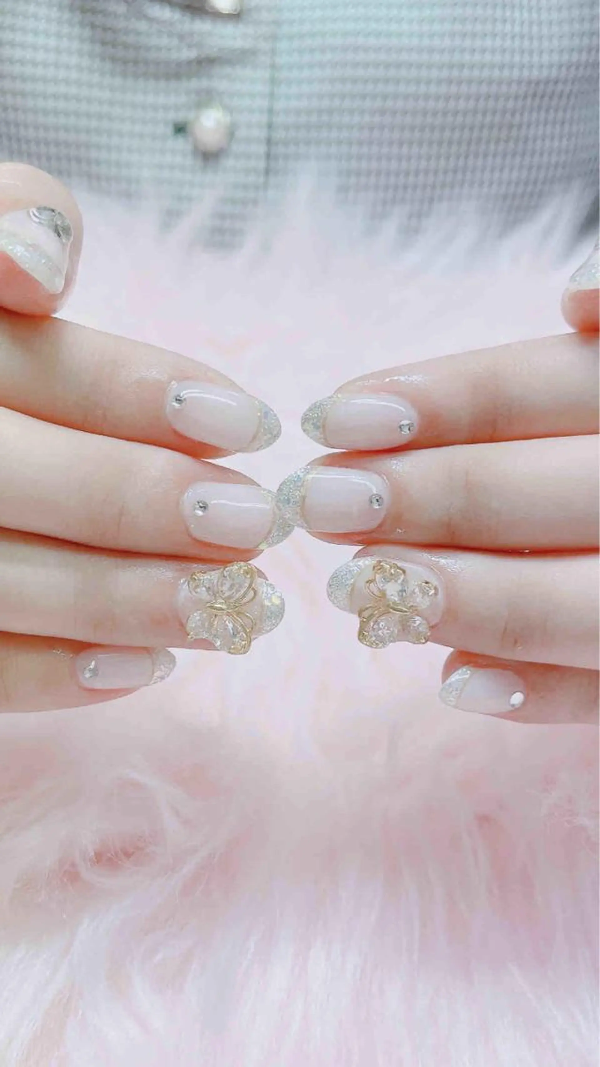 ネイル フレンチネイル ハンドネイル MoonNail ユリ🌸のネイルデザイン