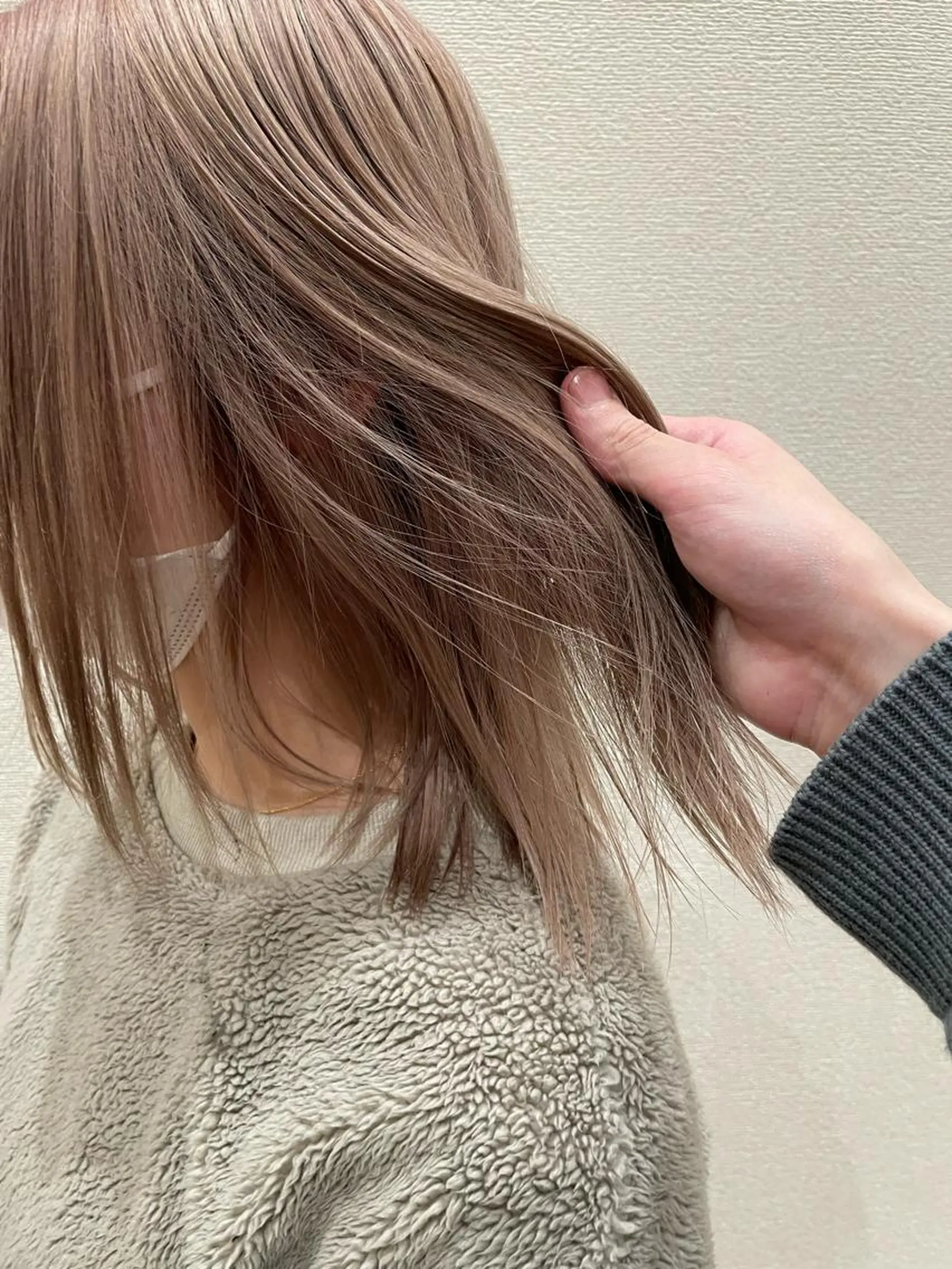 ミディアム カラー ベージュカラー ミルクティーベージュ ショート/レイヤー /札幌/小山内のヘアスタイル