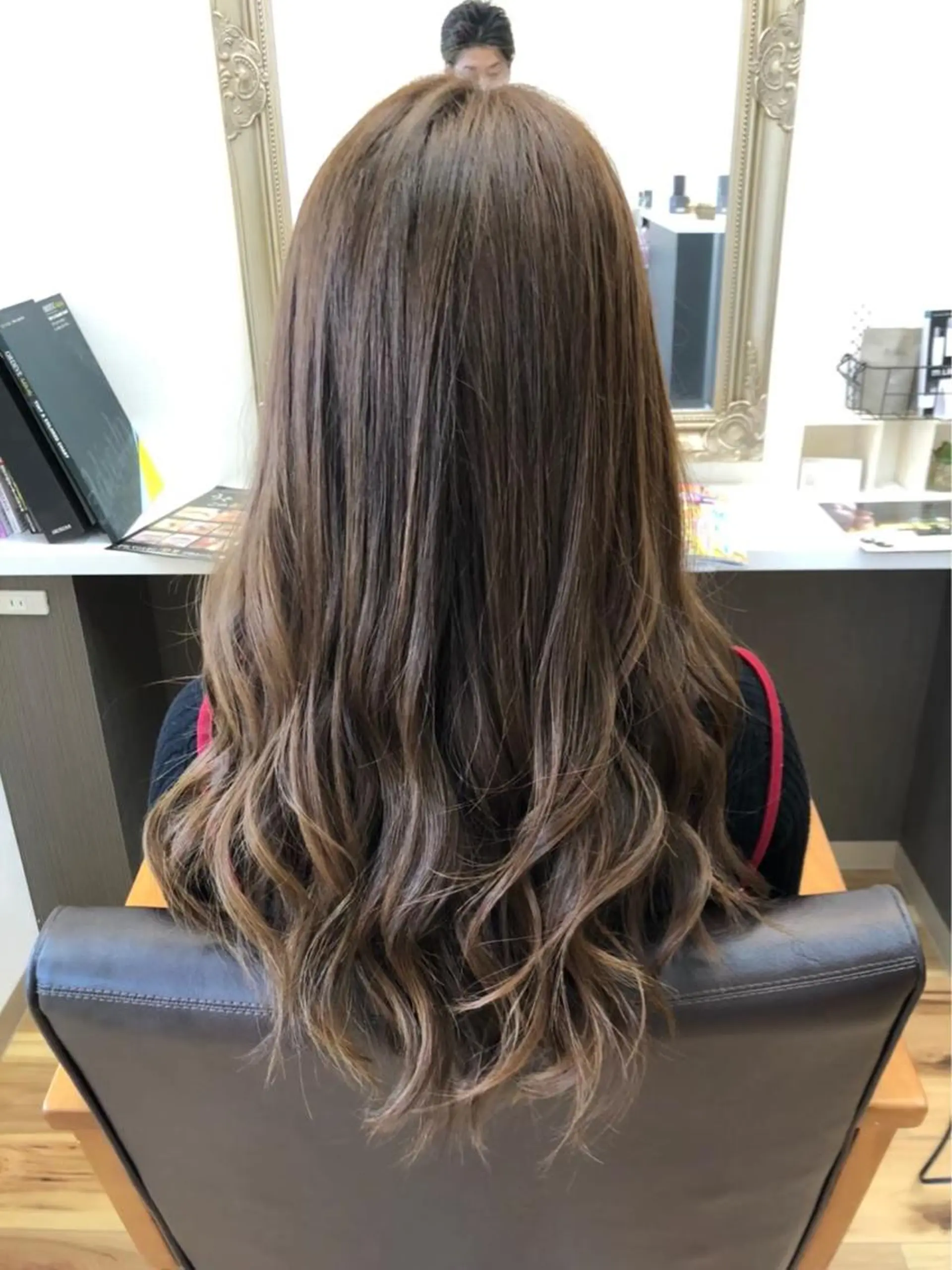 ロング カラー メッシュ ヘアカラー カルフール草加本店 江波戸裕介のヘアスタイル