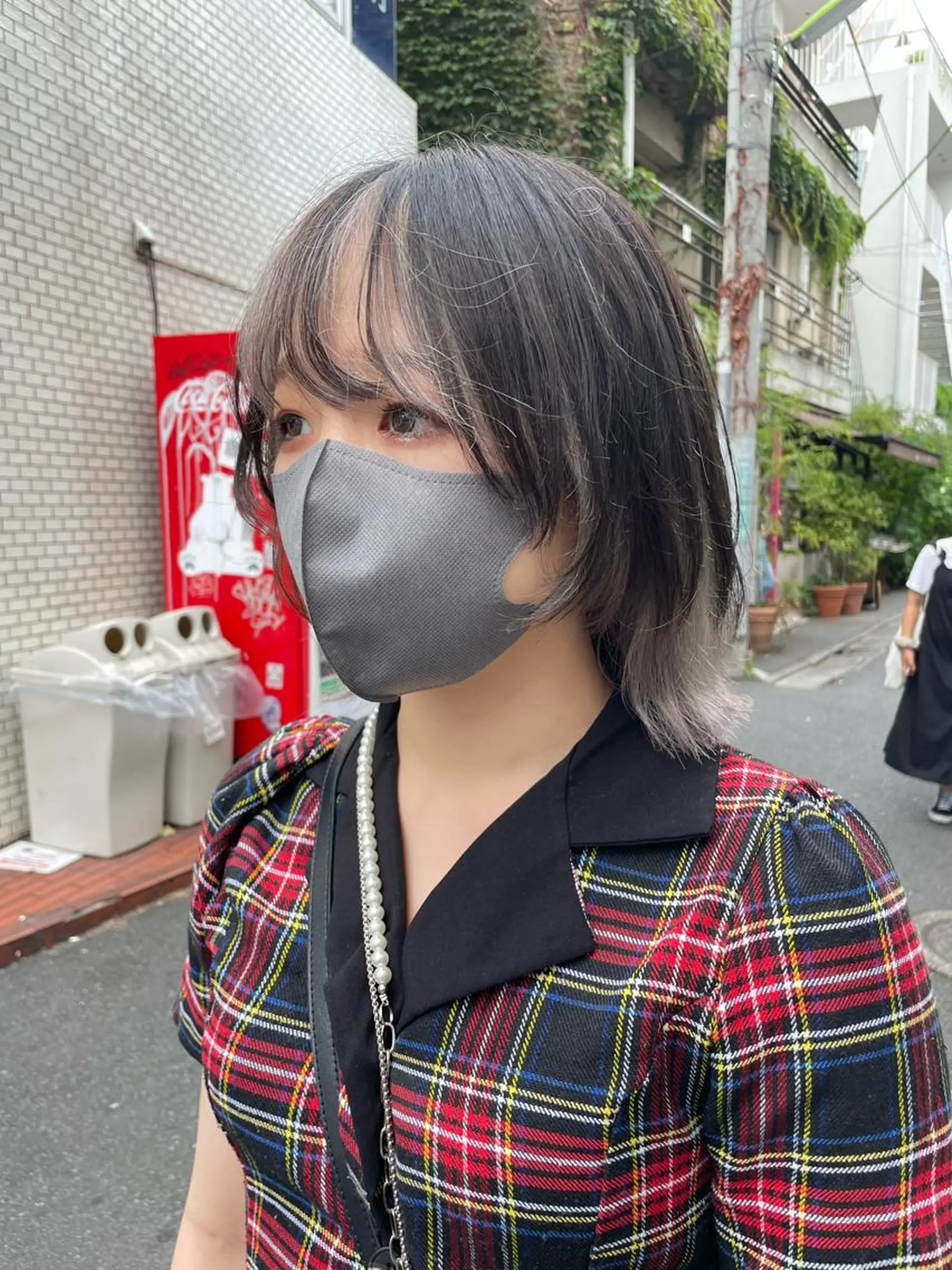 ミディアム カラー 渡部凌我 小顔ウルフ ハイトーンカラーのヘアスタイル