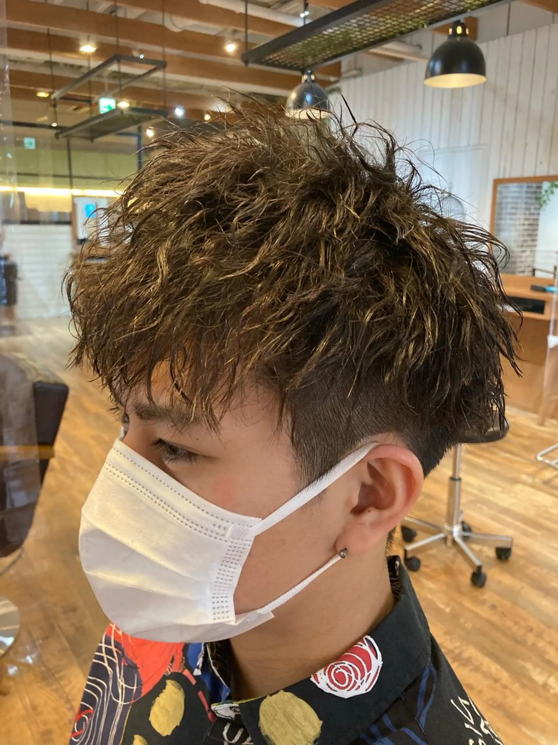 ショート パーマ メンズ メンズパーマ メンズツイストパーマ ツイストパーマ カット パーマ To-kai所属・内村 純也のヘアスタイル