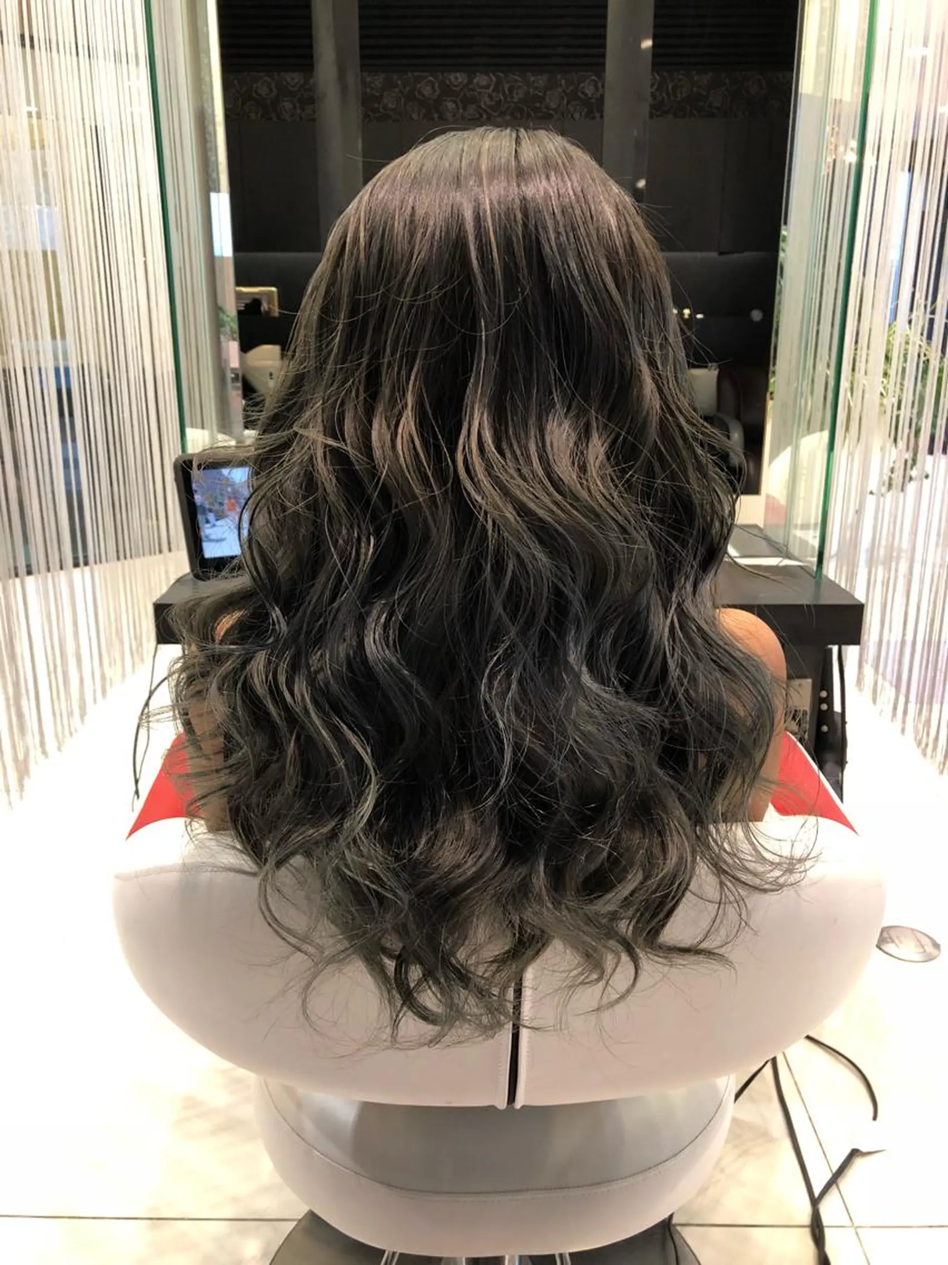 ミディアム カラー ヘアアレンジ ブリーチ グラデーションカラー ハイライトカラー ハイライト 大塚 貴之のヘアスタイル