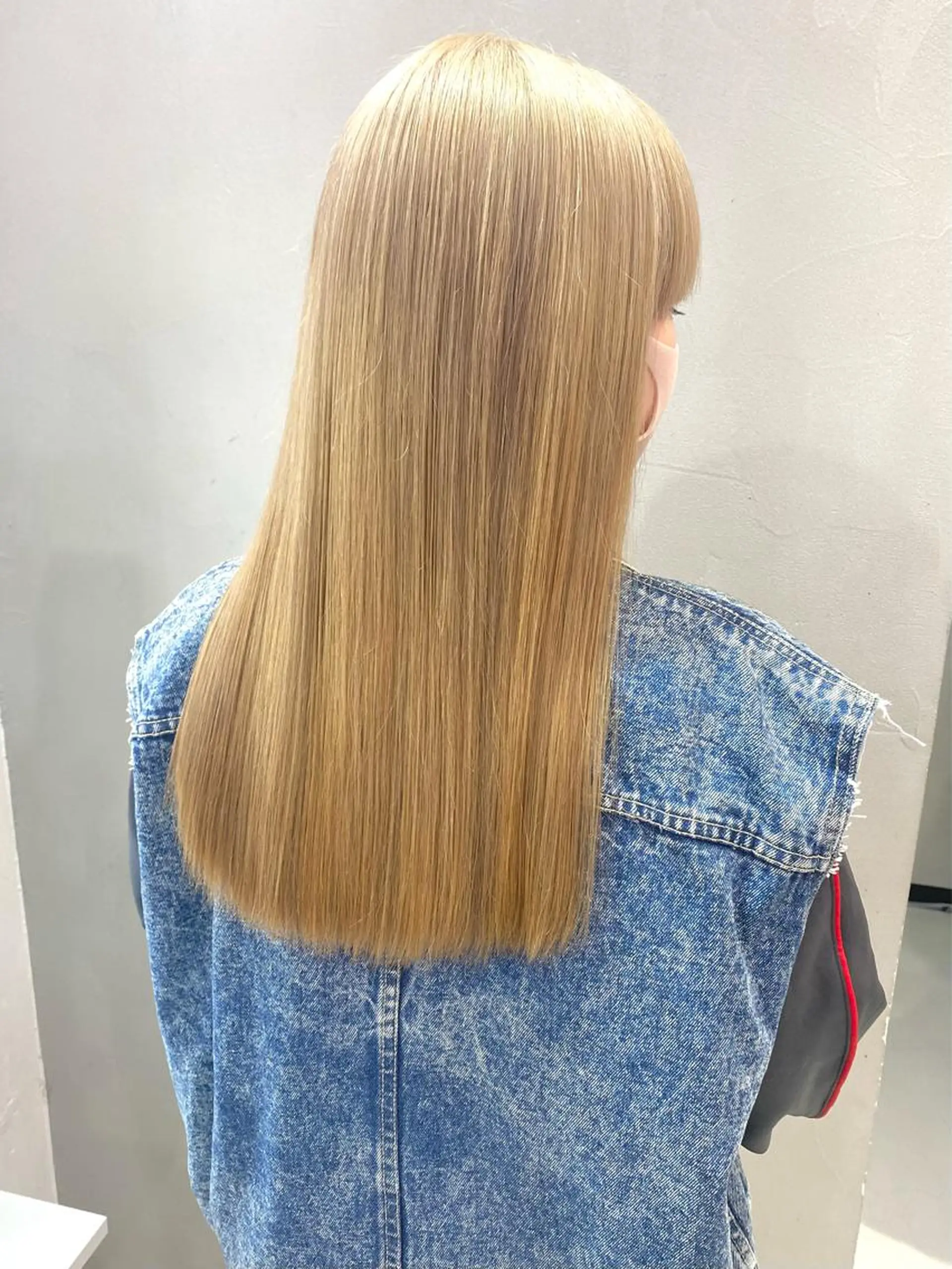 セミロング カラー ブリーチ ブロンド Ayuna /透明感カラーのヘアスタイル