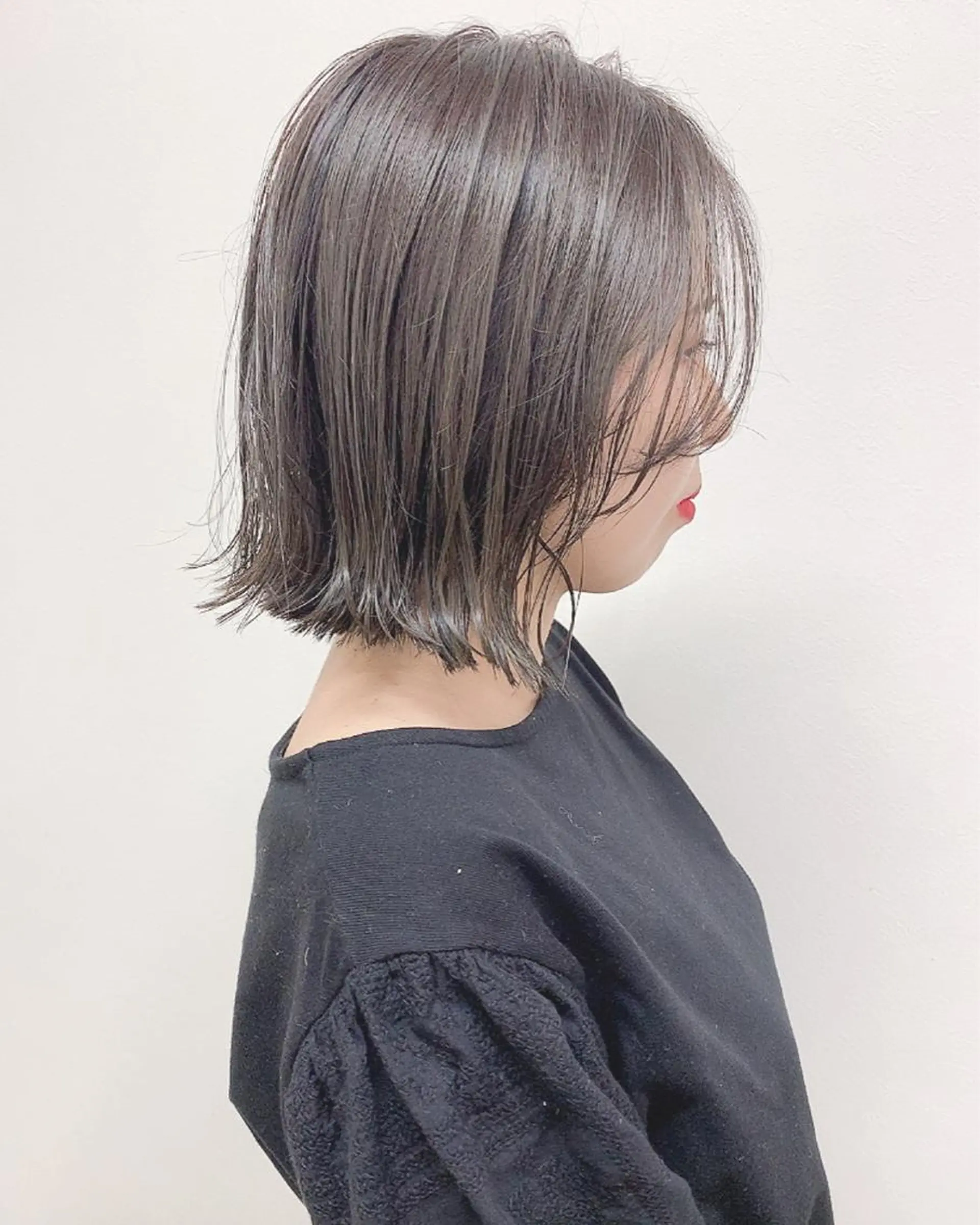 ショート カラー 肌に馴染む暗髪 梅田・増田のヘアスタイル