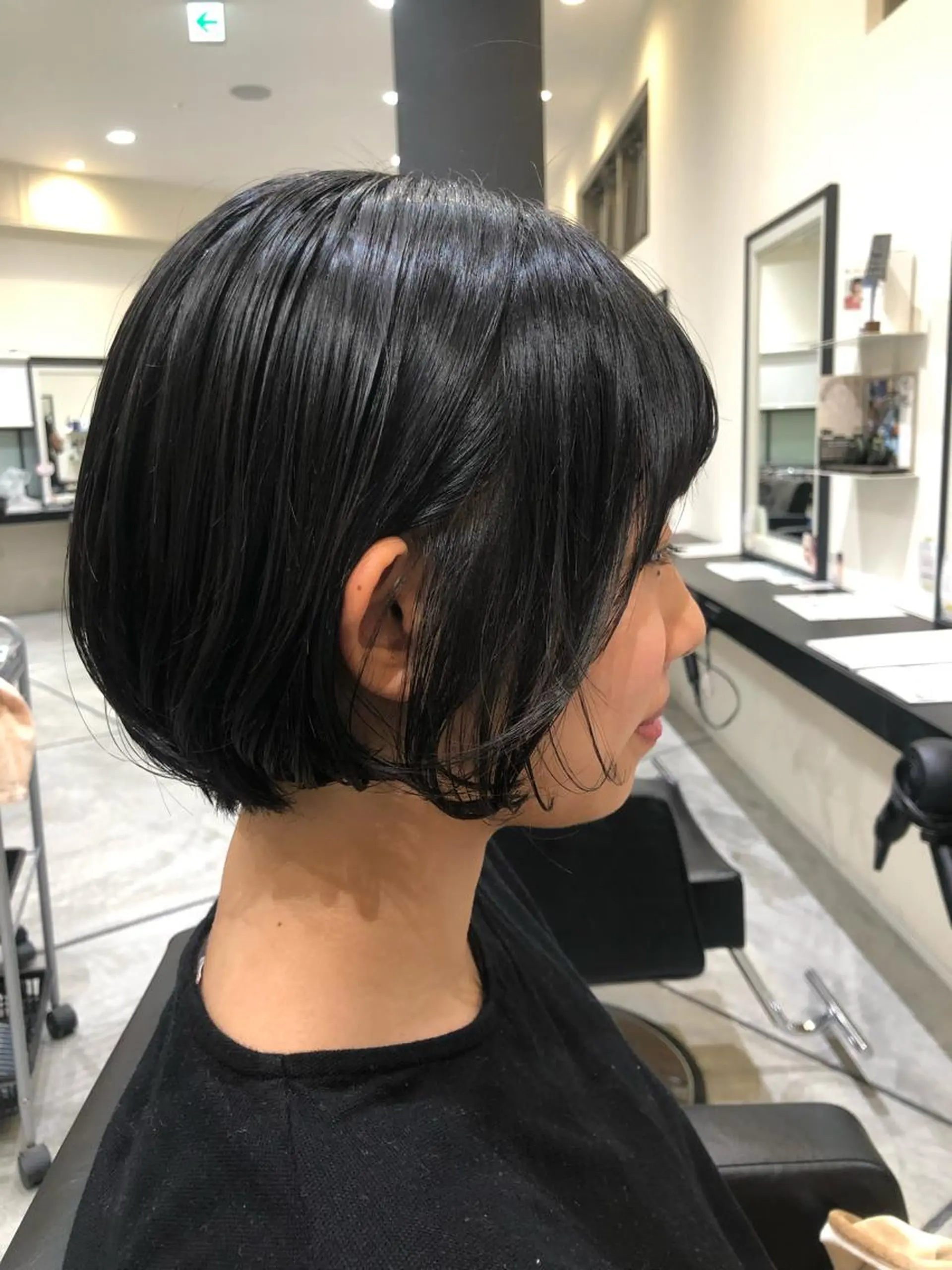 ショート ボブ 丸尾 沙弥香のヘアスタイル
