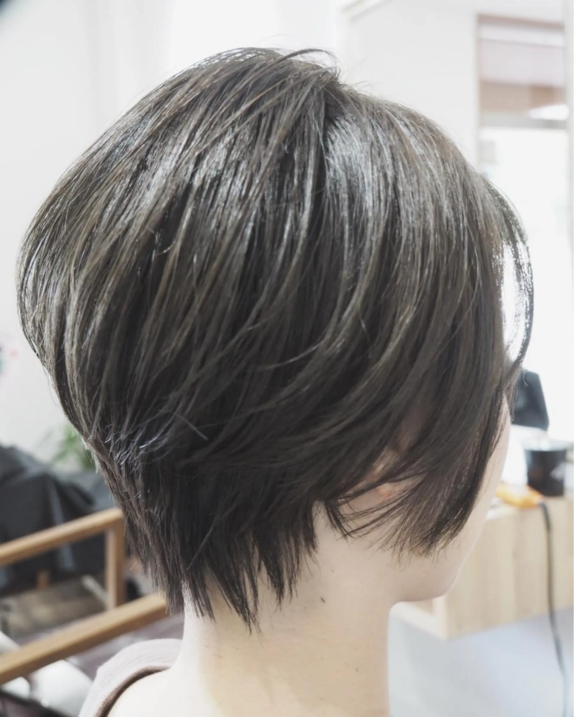 ショート カラー 土屋 貴章のヘアスタイル