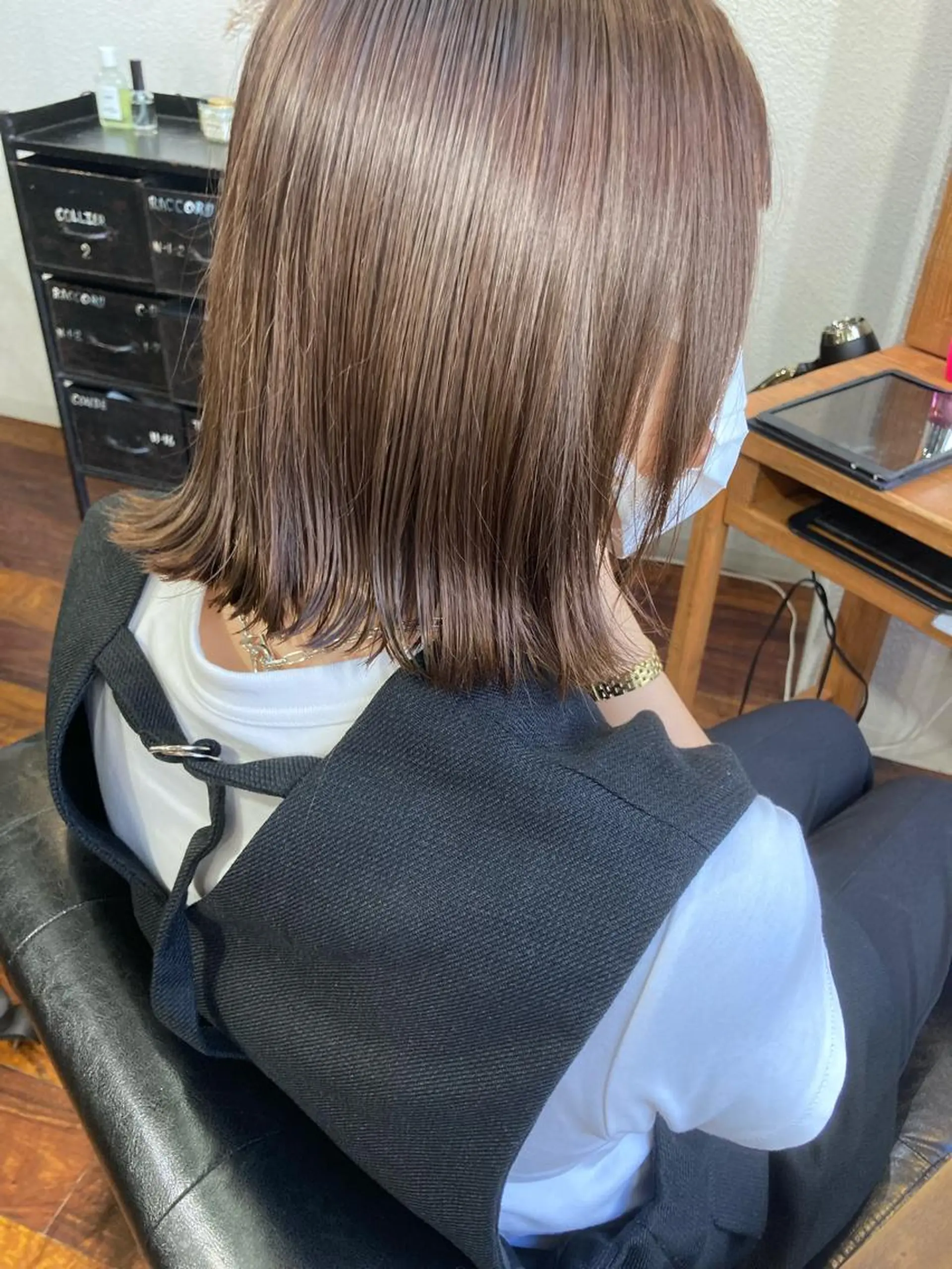 ミディアム カラー ブリーチ カット ヘアカラー トリートメント 小木曽智美 /ボブ/ショートのヘアスタイル