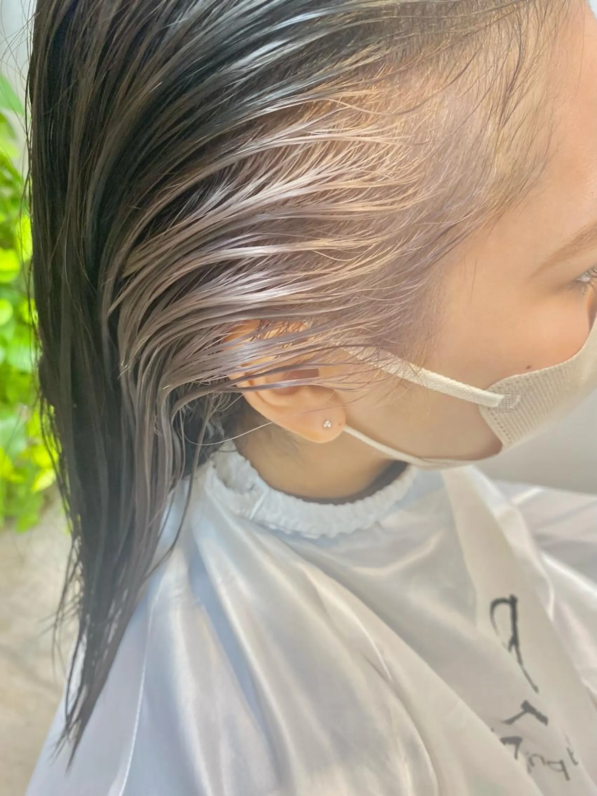 セミロング カラー ハイトーンカラ ー/小川のヘアスタイル