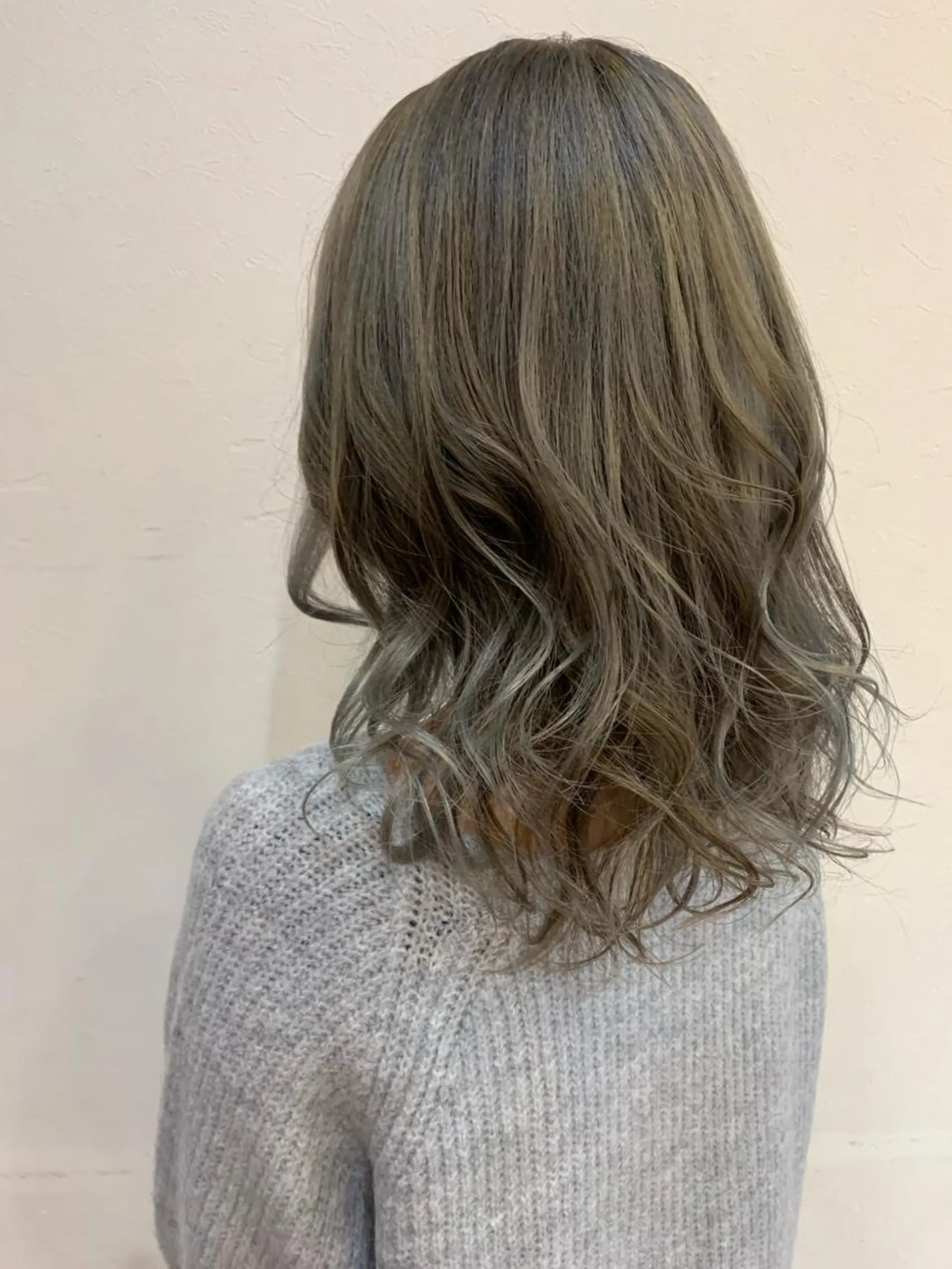 セミロング カラー アッシュ ダブルカラー Freez狭間 裕美のヘアスタイル