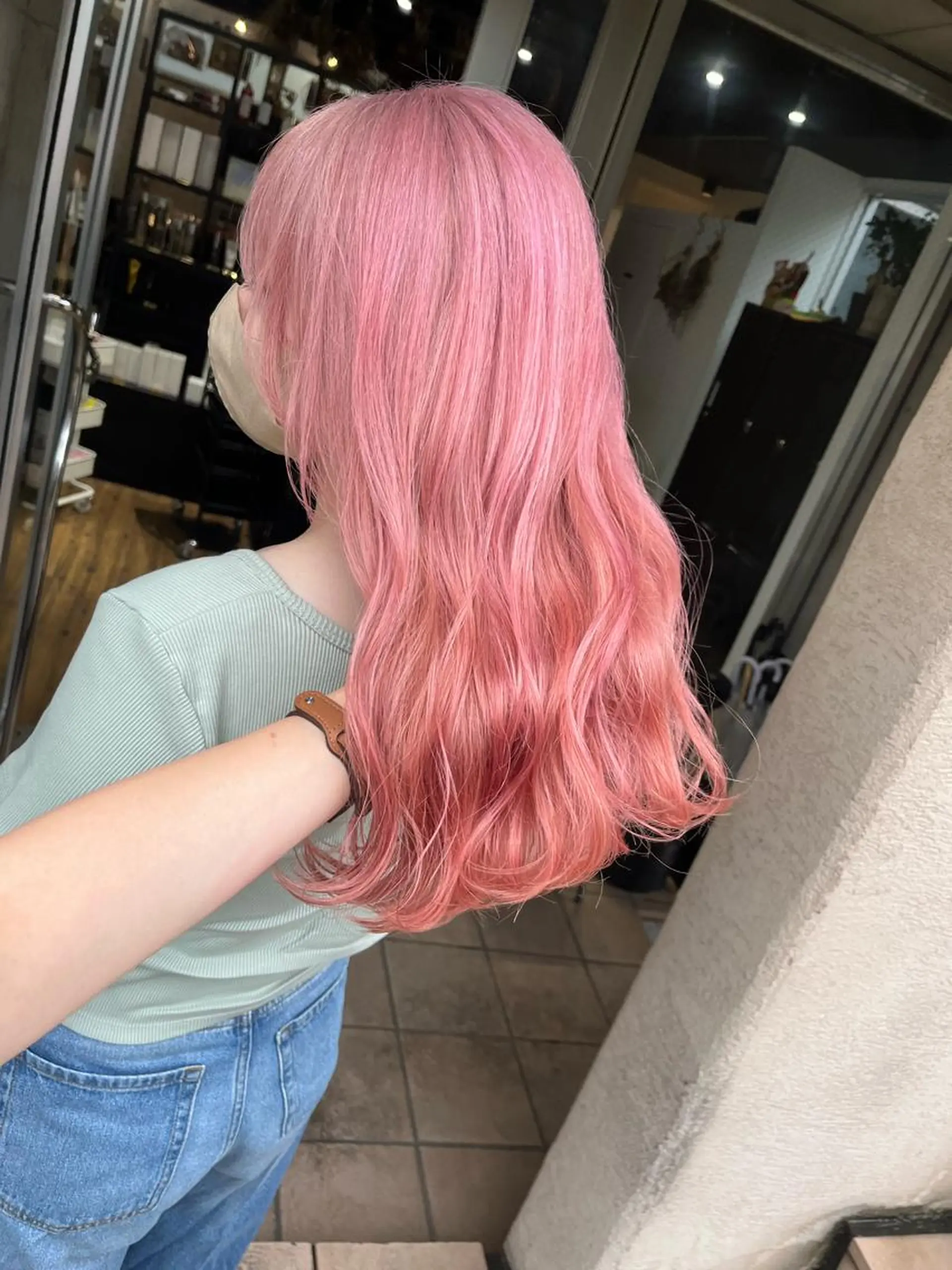 ロング カラー ベージュカラー ピンクカラー ピンクベージュ ヘアカラー トリートメント ミルクティーベージュ ブリーチ　店長　清水のヘアスタイル