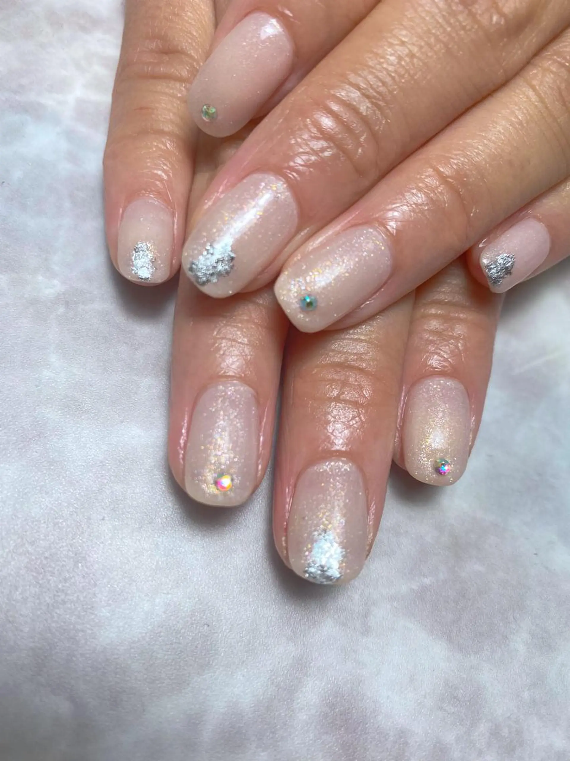 ネイル アイブロウ シンプルネイル ハンドネイル 🌿Charme🌿 MAIのネイルデザイン