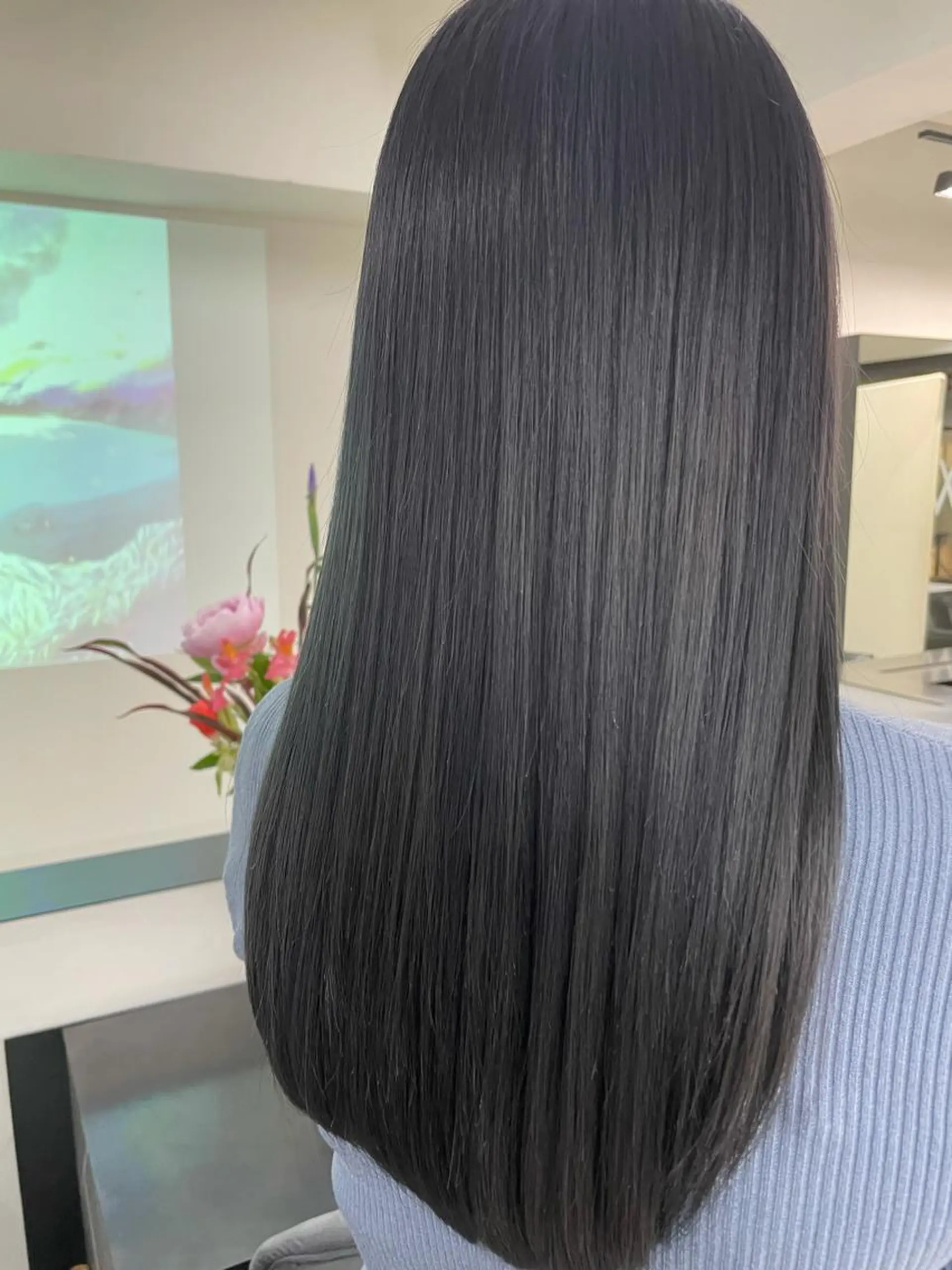 ロング カラー アッシュ ブリーチ ケアブリーチ トリートメント レイヤーカット💖 Kaedeのヘアスタイル