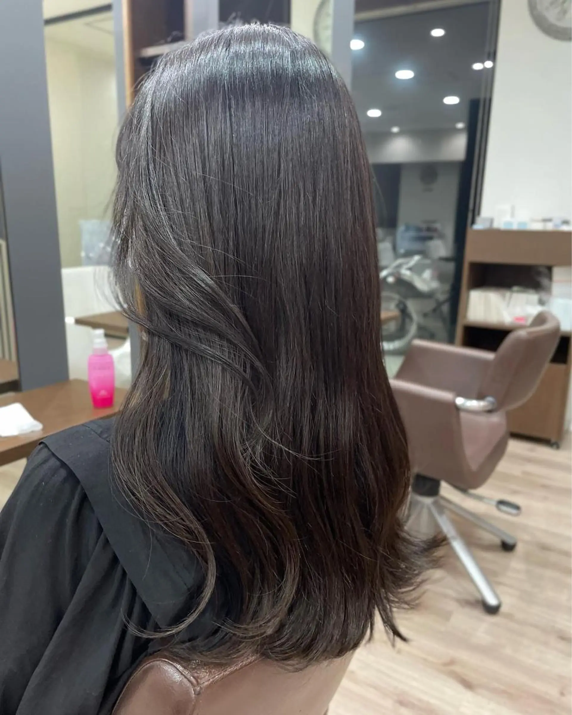 ロング カラー アッシュ アッシュブラウン ブラウンカラー 顔まわりレイヤー レイヤーカット たなか りなのヘアスタイル