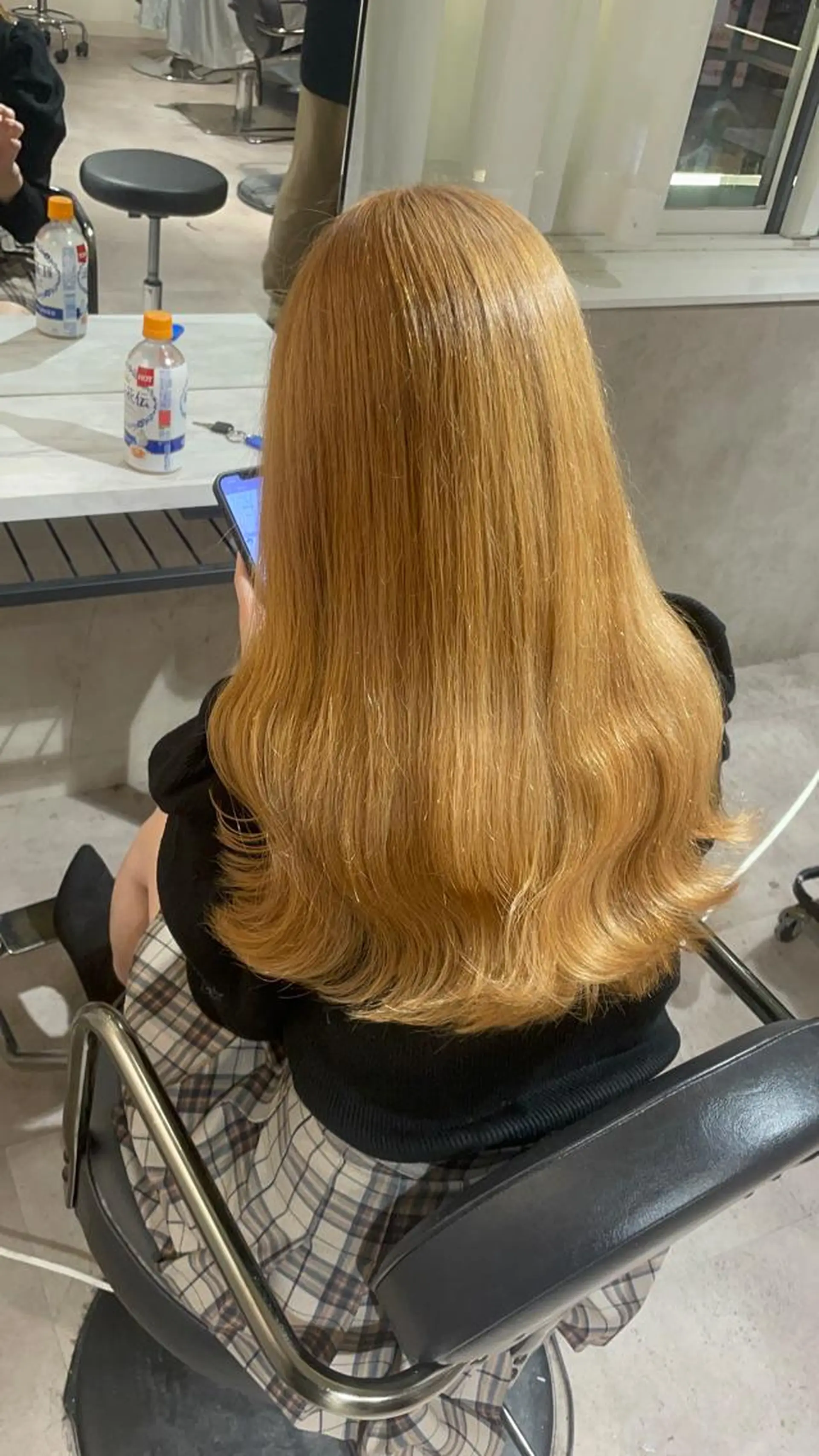 カラー ブロンド ヘアカラー 🇰🇷ハイトーン× 韓国レイヤー레이어드のヘアスタイル