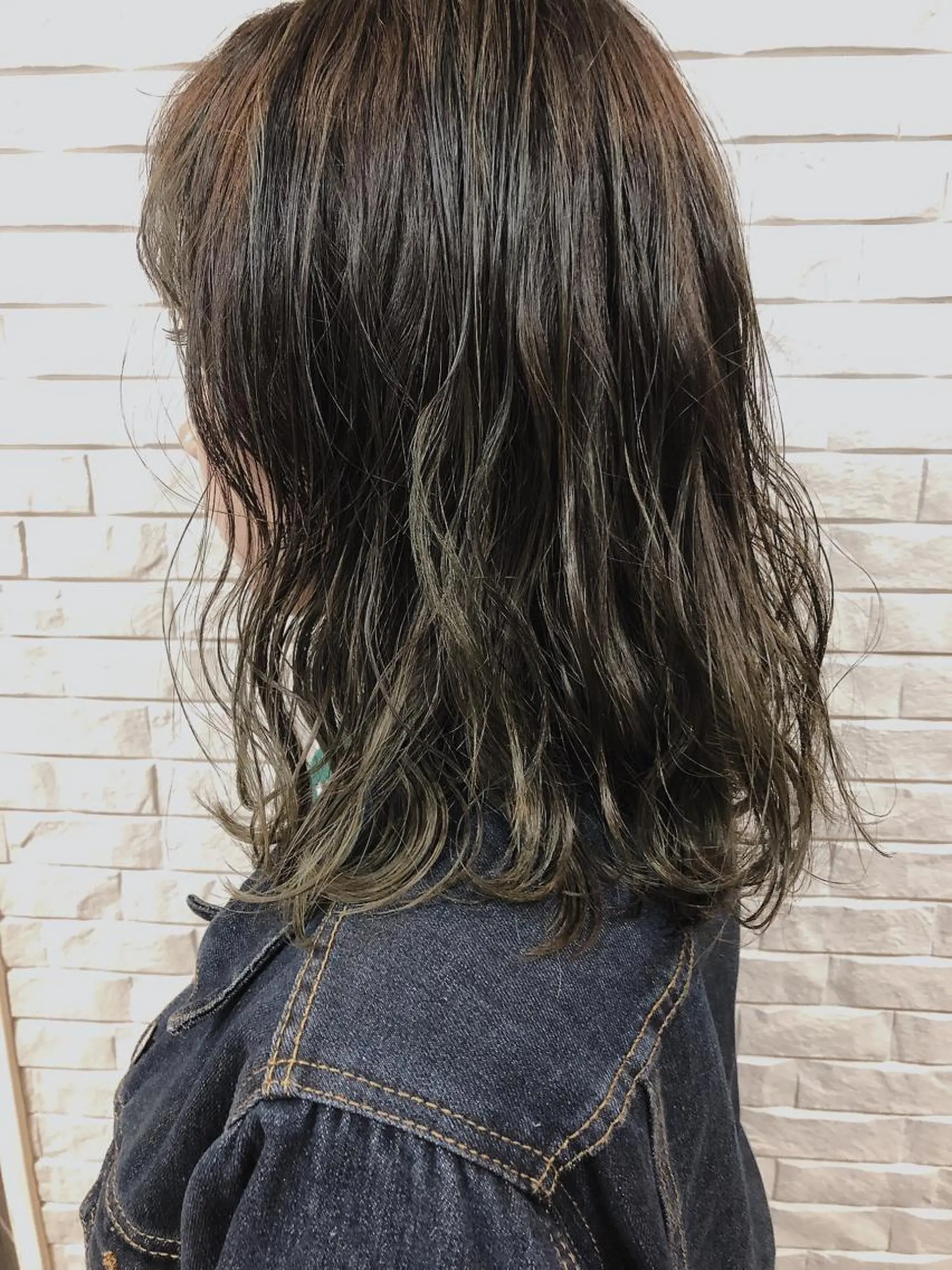 ミディアム カラー 伊藤 さやかのヘアスタイル