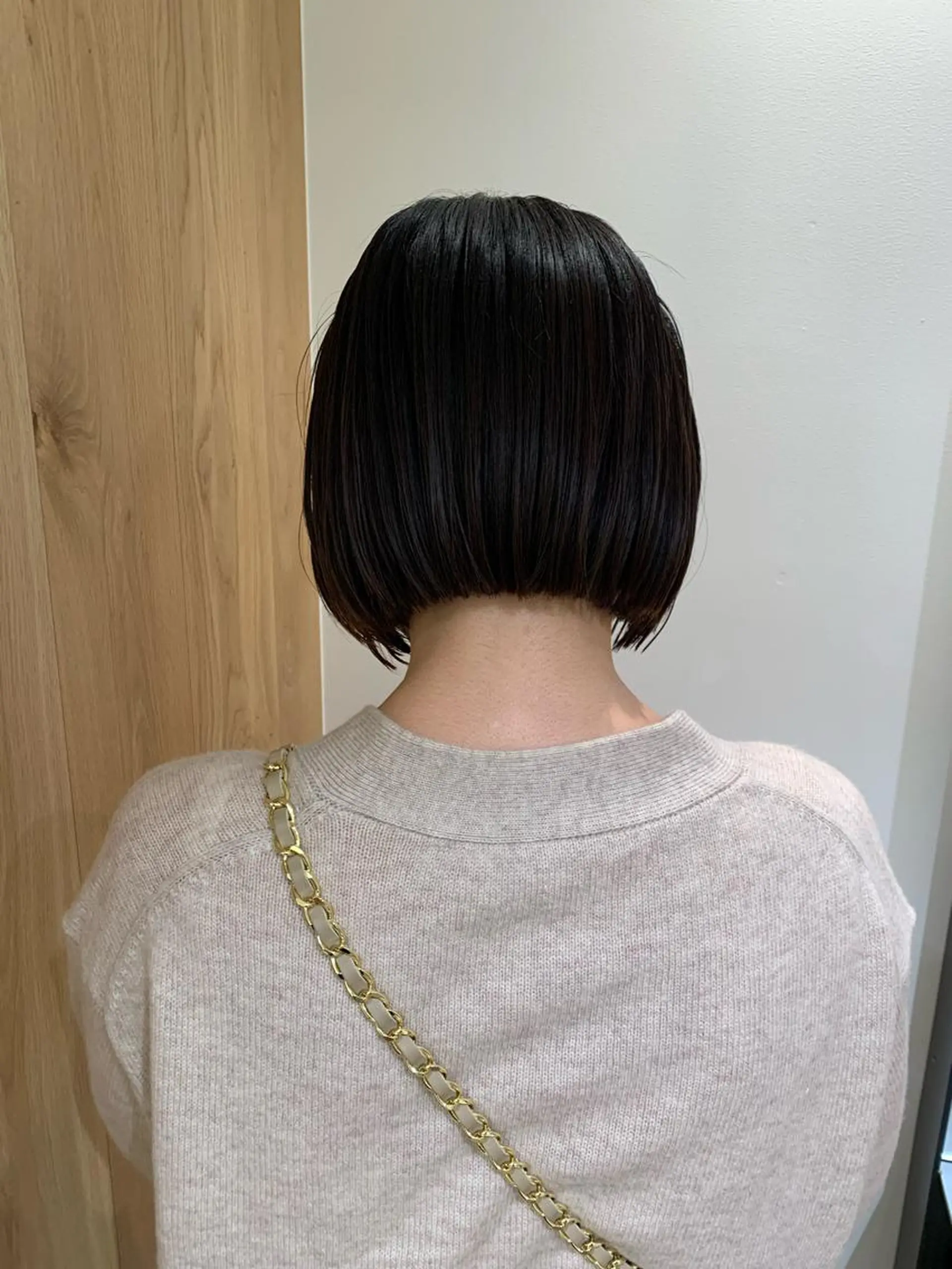ミディアム ヘアカラー トリートメント SAKINO． ベージュカラーのヘアスタイル