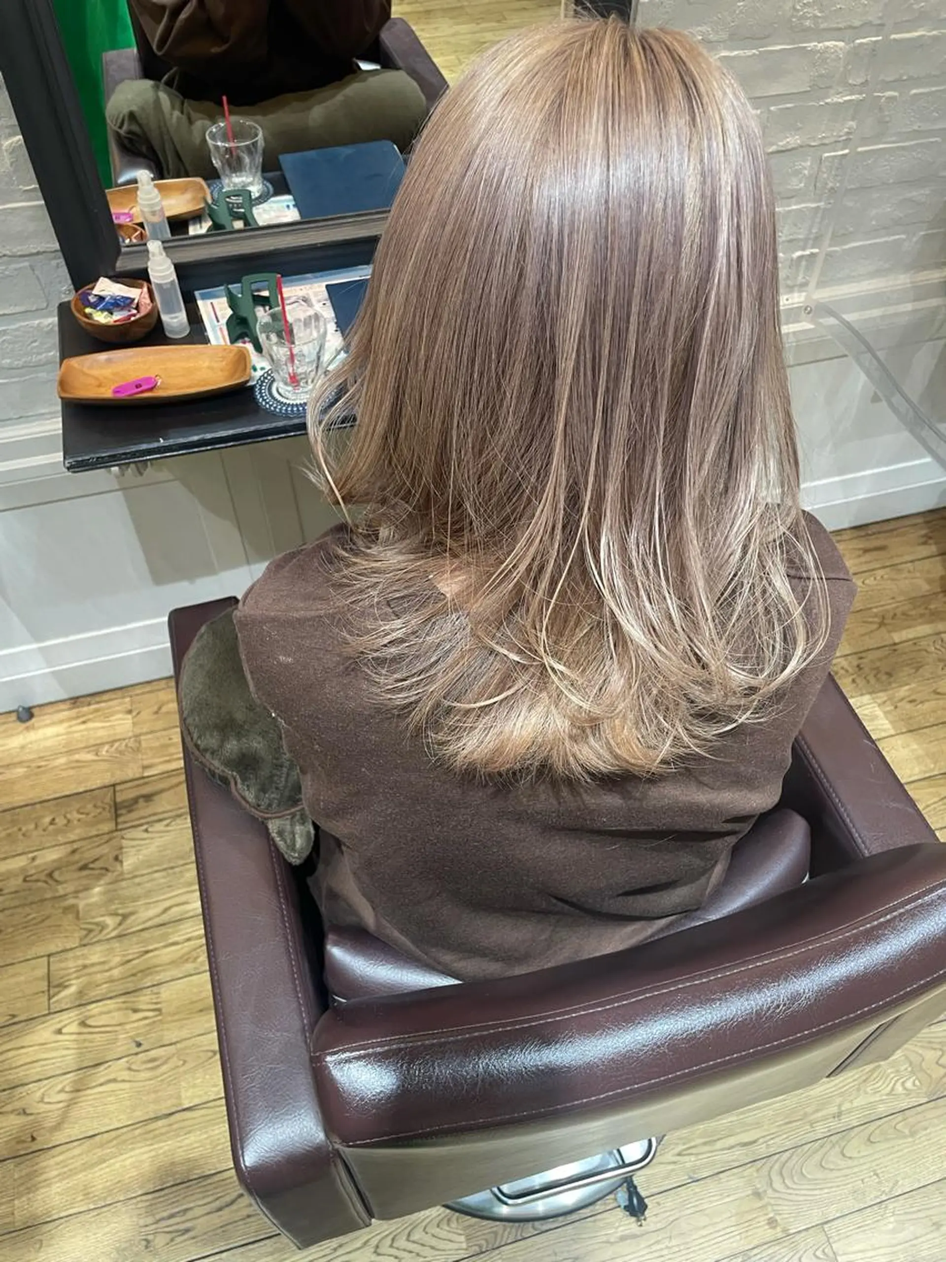 セミロング カラー 渡辺 瑠美のヘアスタイル