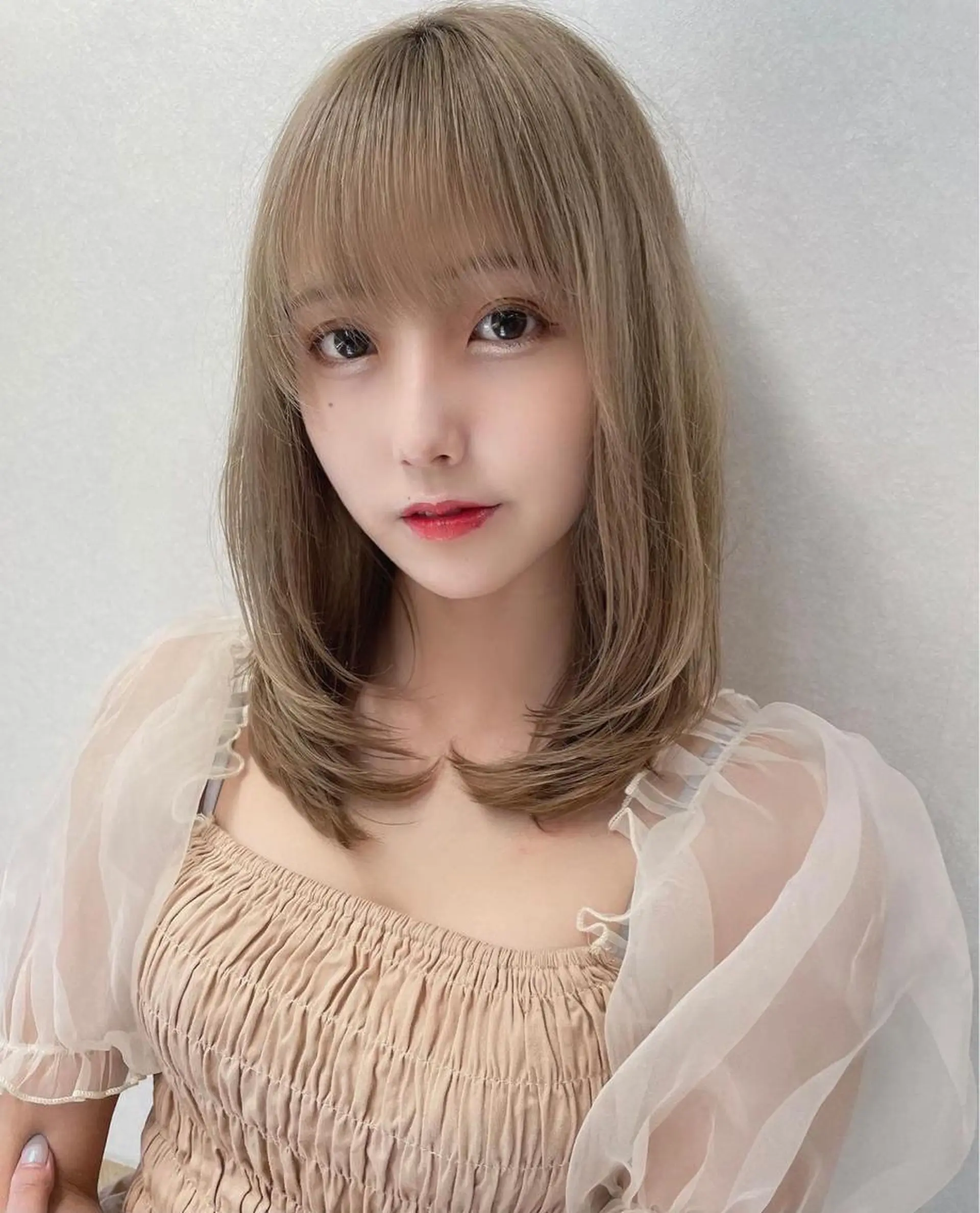 ミディアム 柴田 日菜子のヘアスタイル