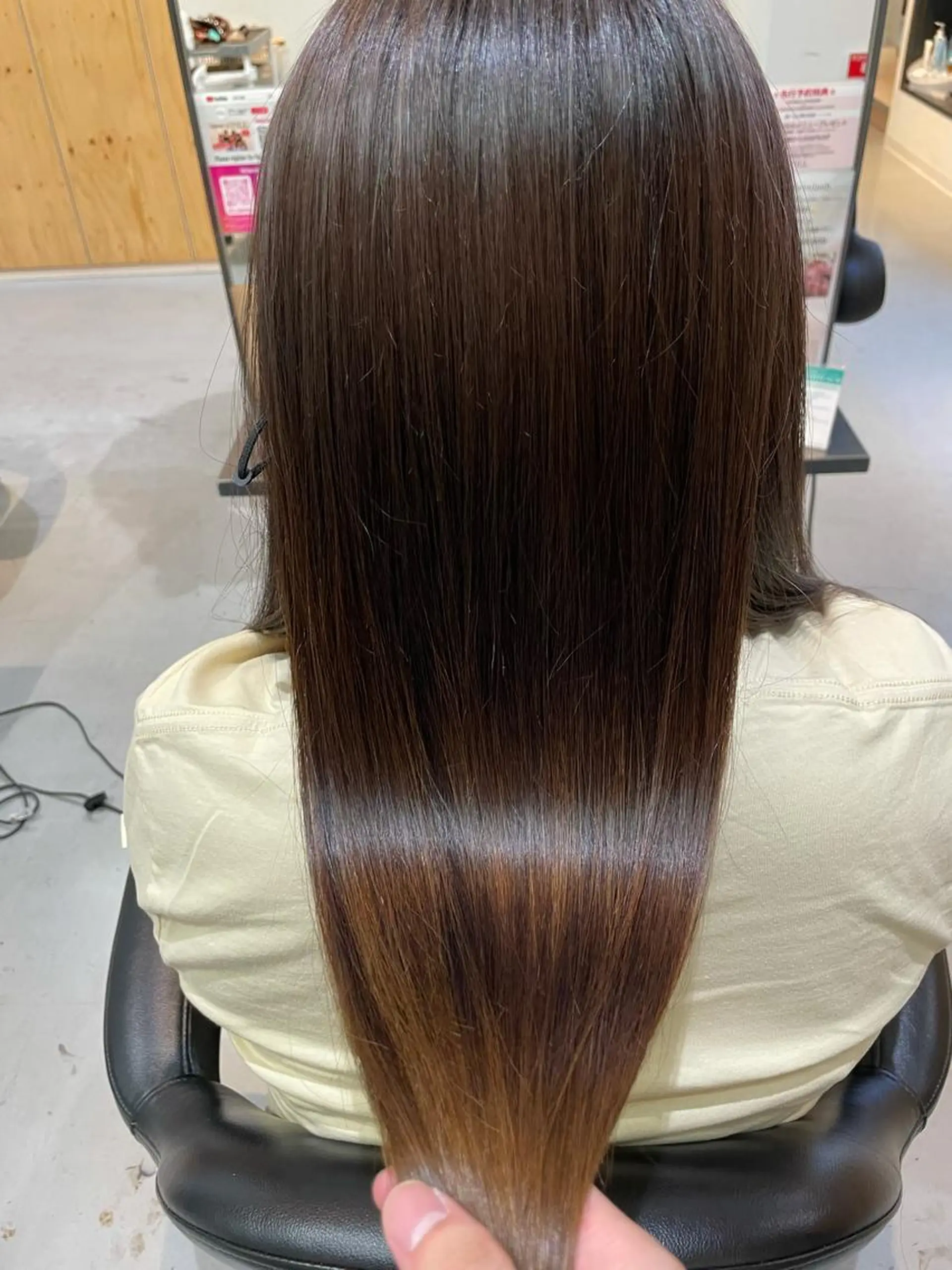 ロング 岩戸 新のヘアスタイル