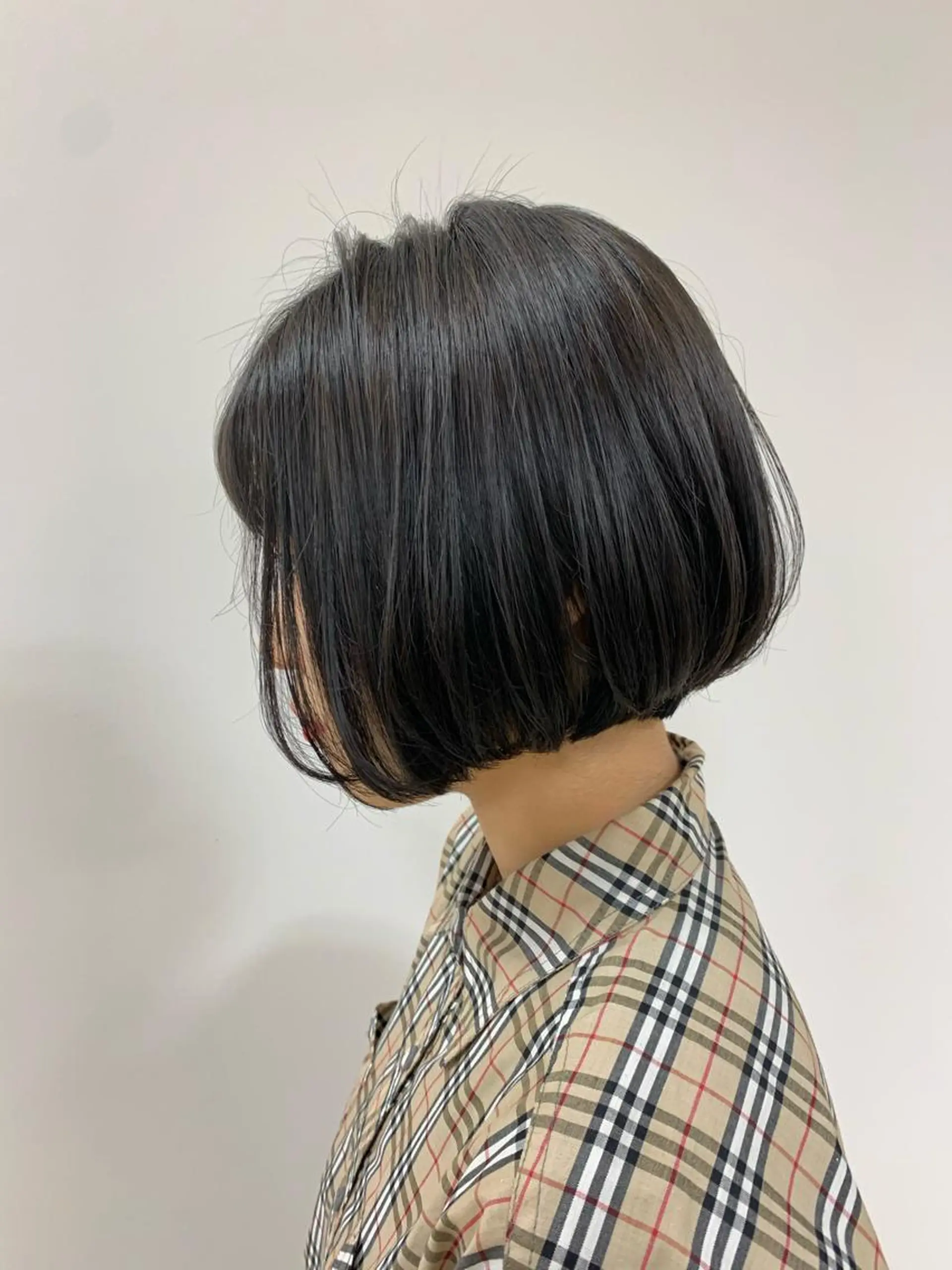 ショート カラー ヘアカラー ヘッドスパ 顔まわりカット✄ ベージュカラー🧸のヘアスタイル
