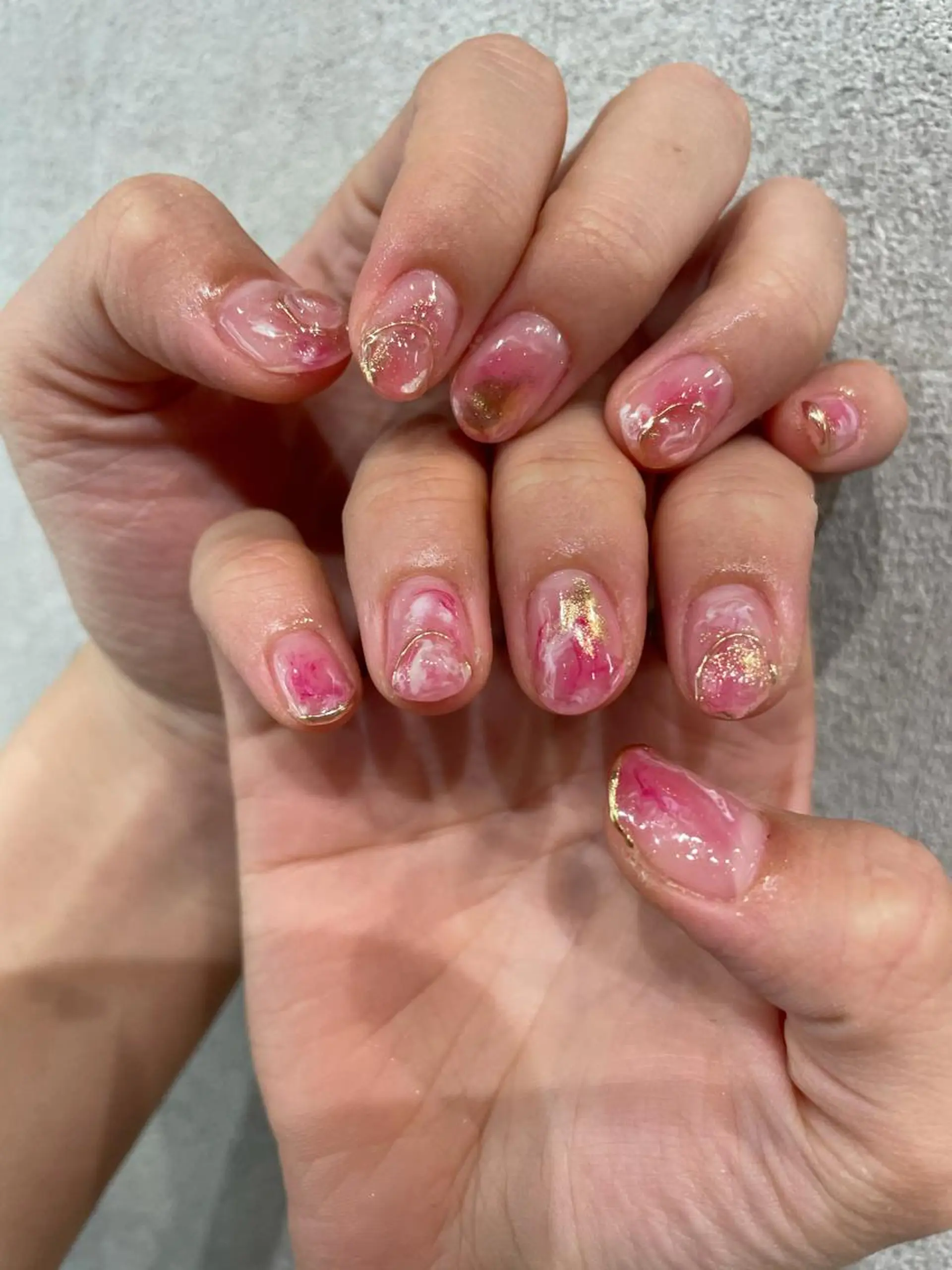 ネイル ニュアンスネイル ピンク ハンドネイル ナチュラル透明感🌱 小山美樹子のヘアスタイル