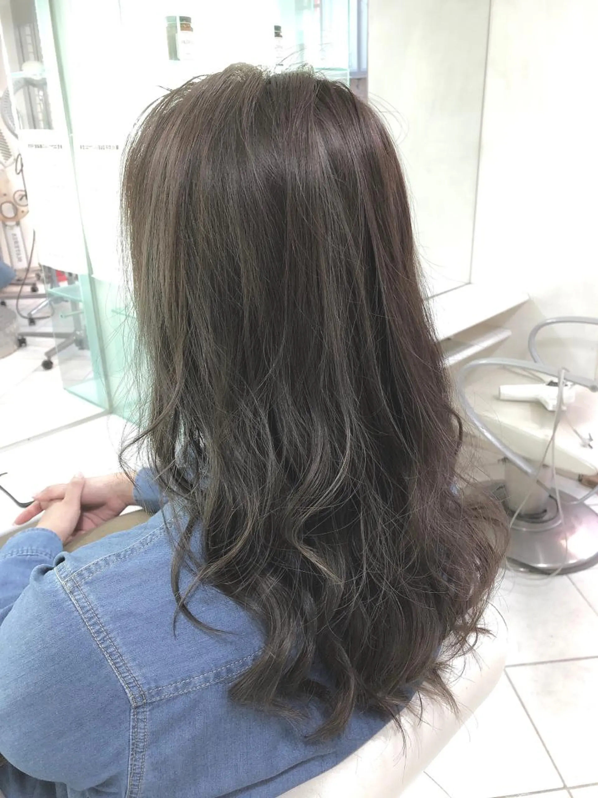 ロング カラー アッシュ アッシュグレー 保住 亮太のヘアスタイル