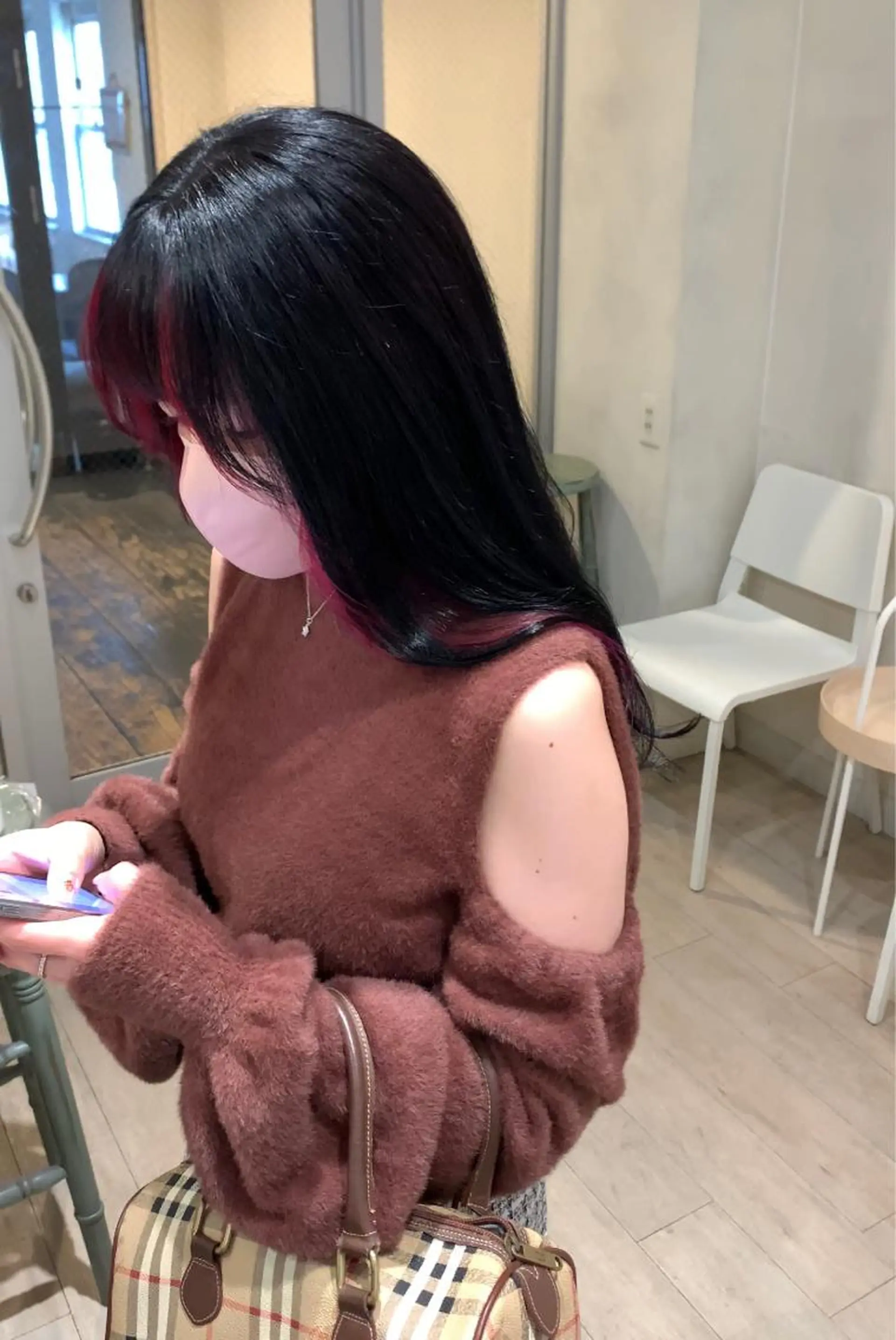 セミロング カラー ミストバング 黒髪  フェイスフレーミング ピンクカラー メンズ指名多数!! SiLO 田島のヘアスタイル