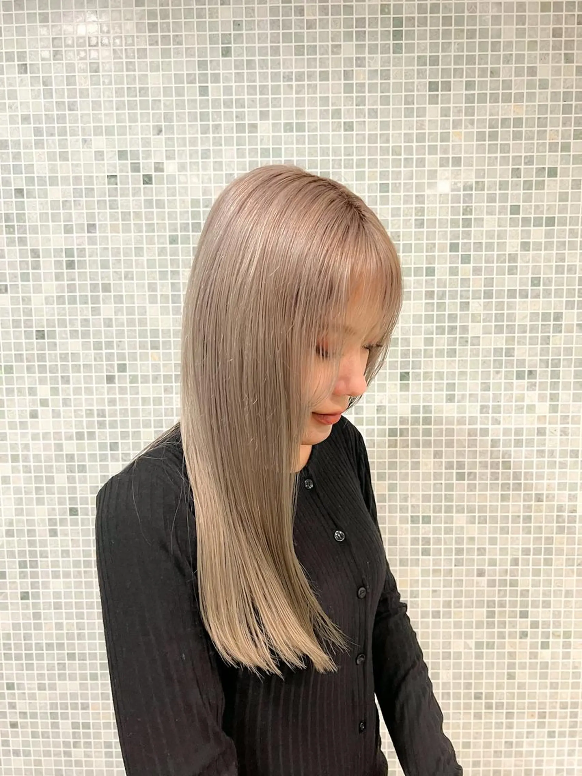 カラー ブロンド シルバー レイヤーパーマ＊ NOBUのヘアスタイル